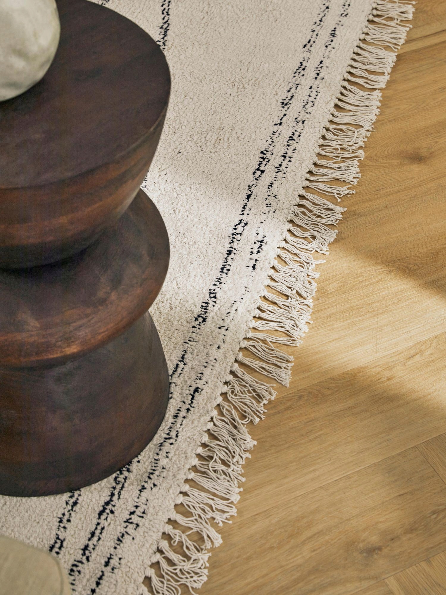 Westwing Dywan ręcznie tuftowany dywan Asisa 120 x 180 cm jasny beż-czarny Marka Westwing