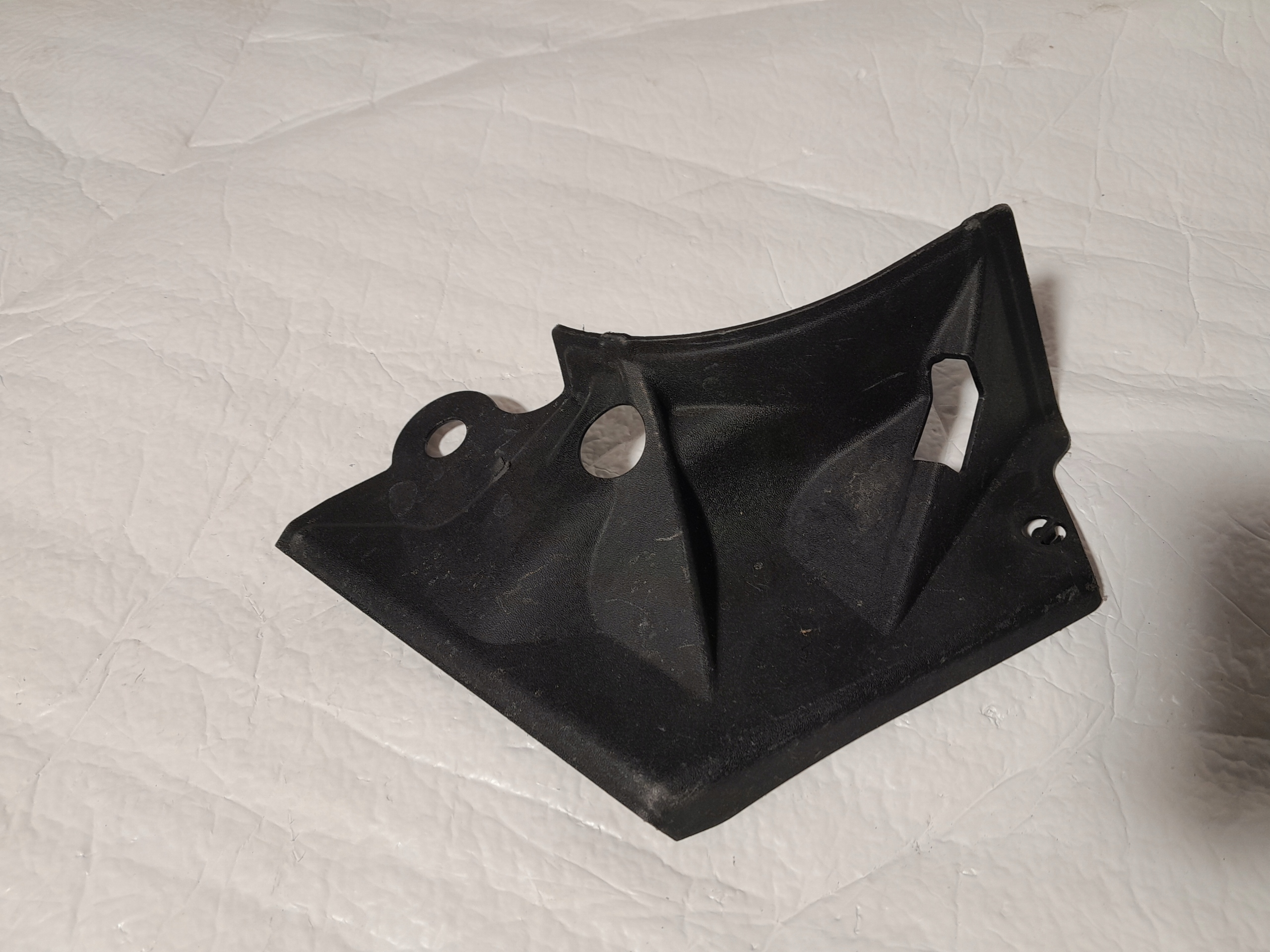 AUDI A4 B9 cover KIELICHA right 8W0806584C