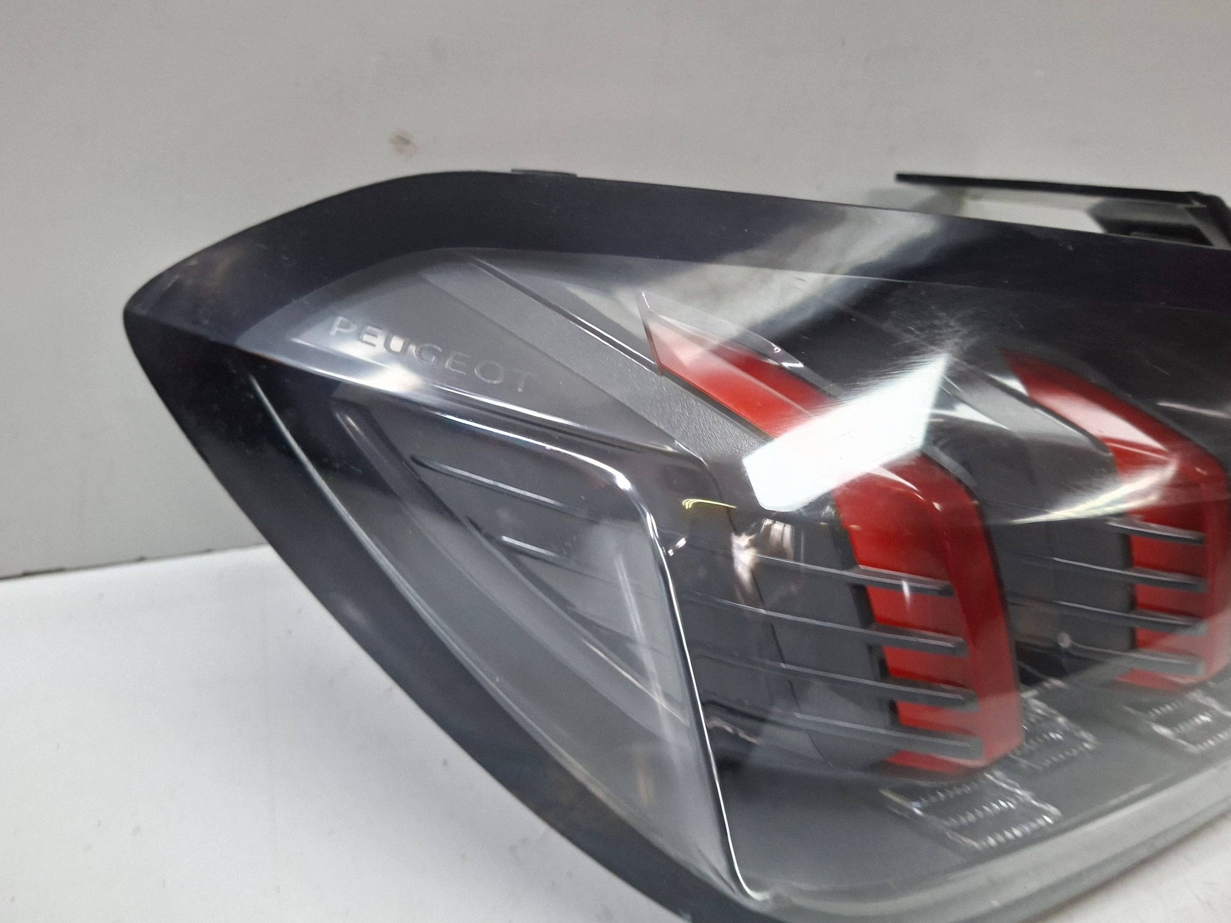 light rear left 9823216880 PEUGEOT 208 II 2019