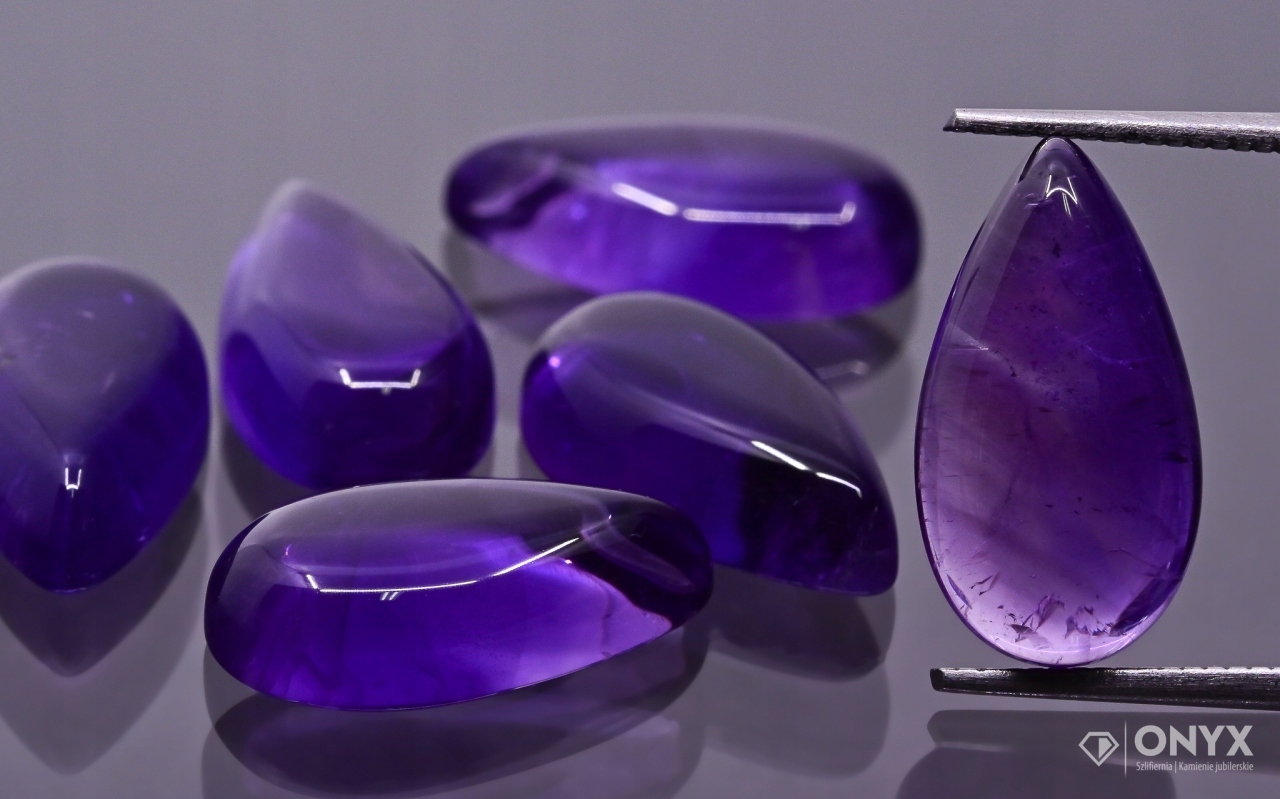 Ametyst A kabošon slza 15x8 mm