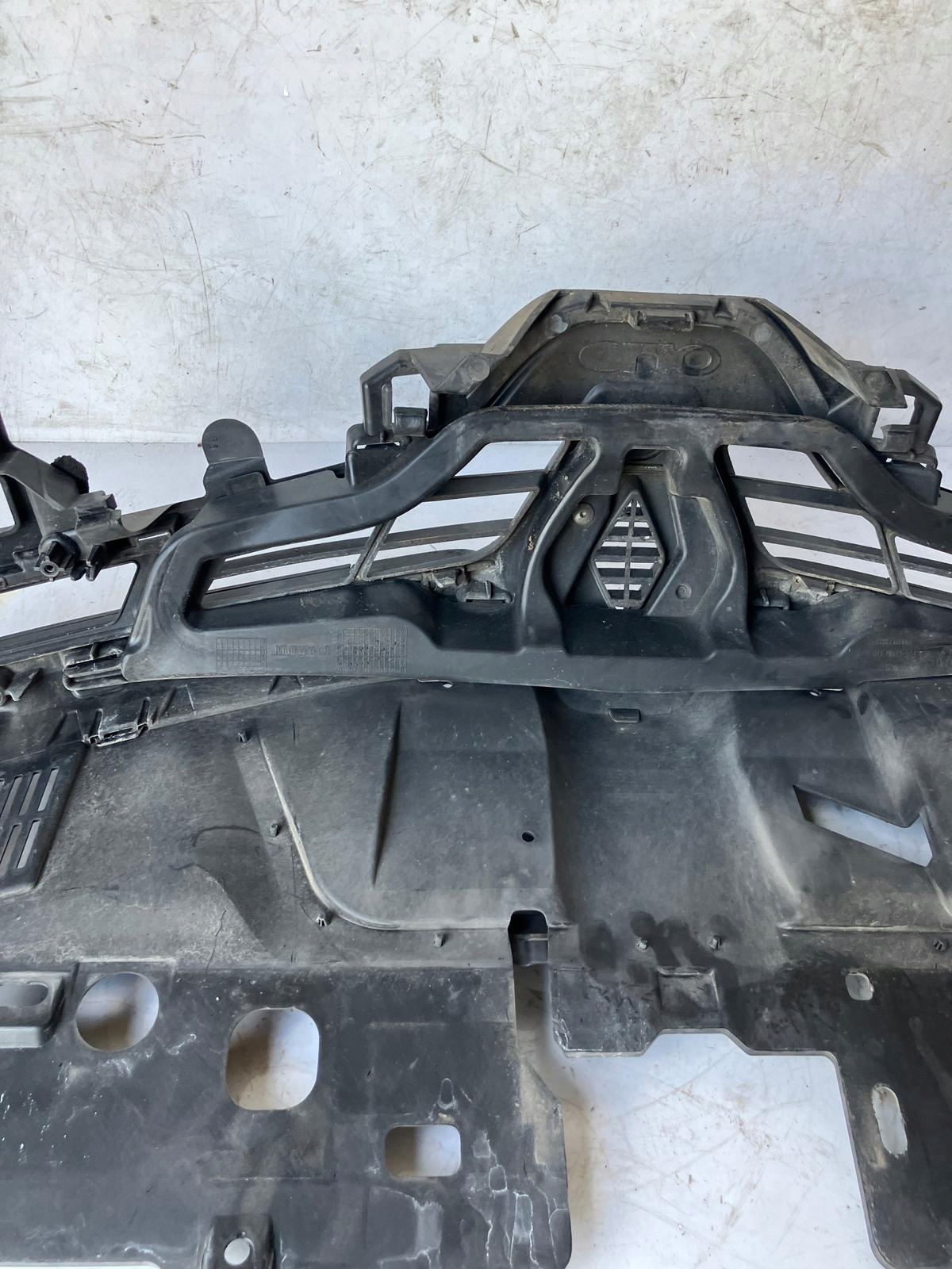 maska EMBLEMAT Znak CLIO IV PRZEDLIFT
