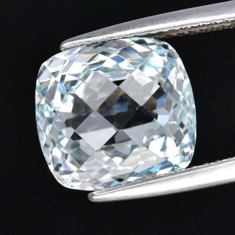 10.38ct Naturalny Topaz.