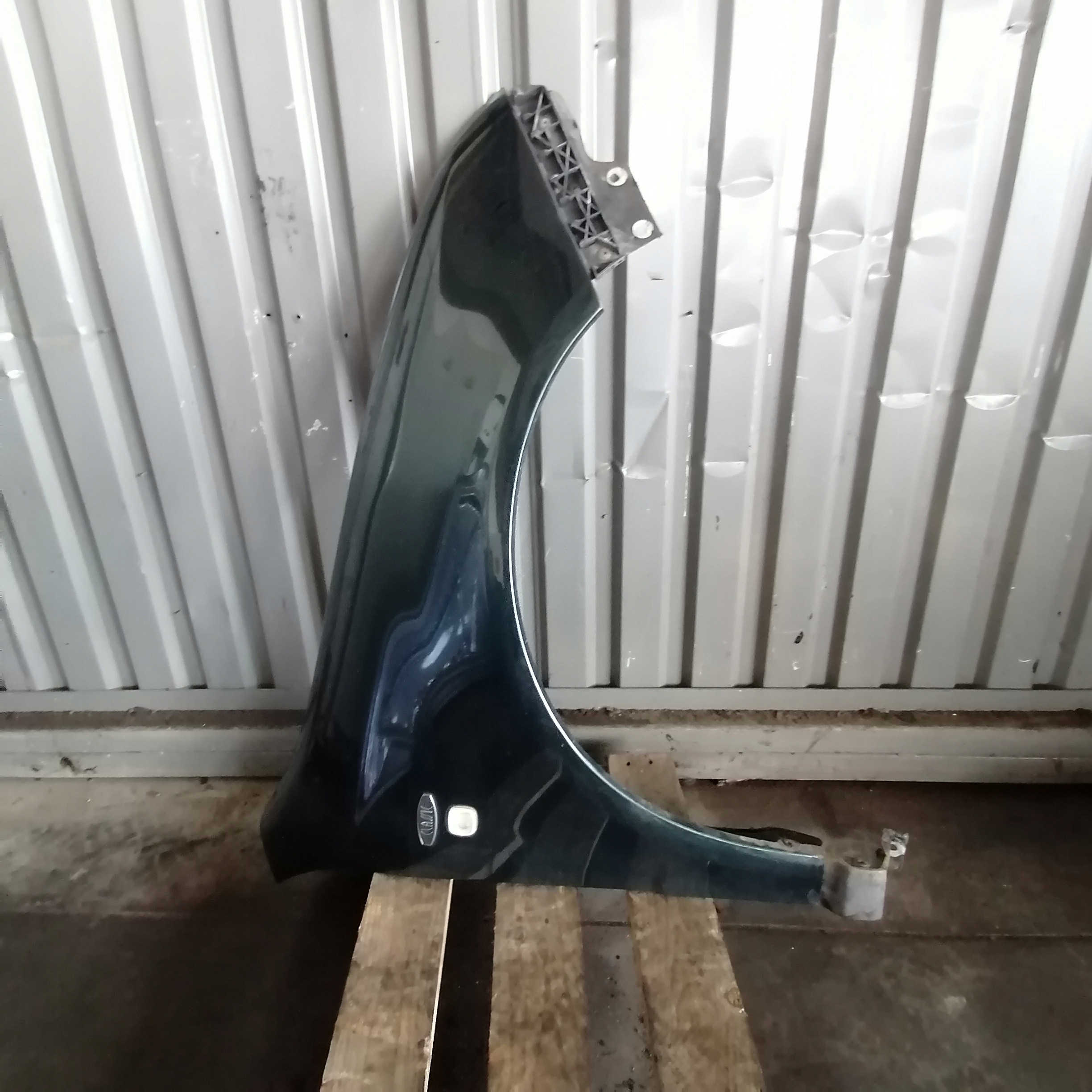 SKODA FABIA І HB 5D КРИЛО ПЕРЕДНІЙ ПРАВИЙ