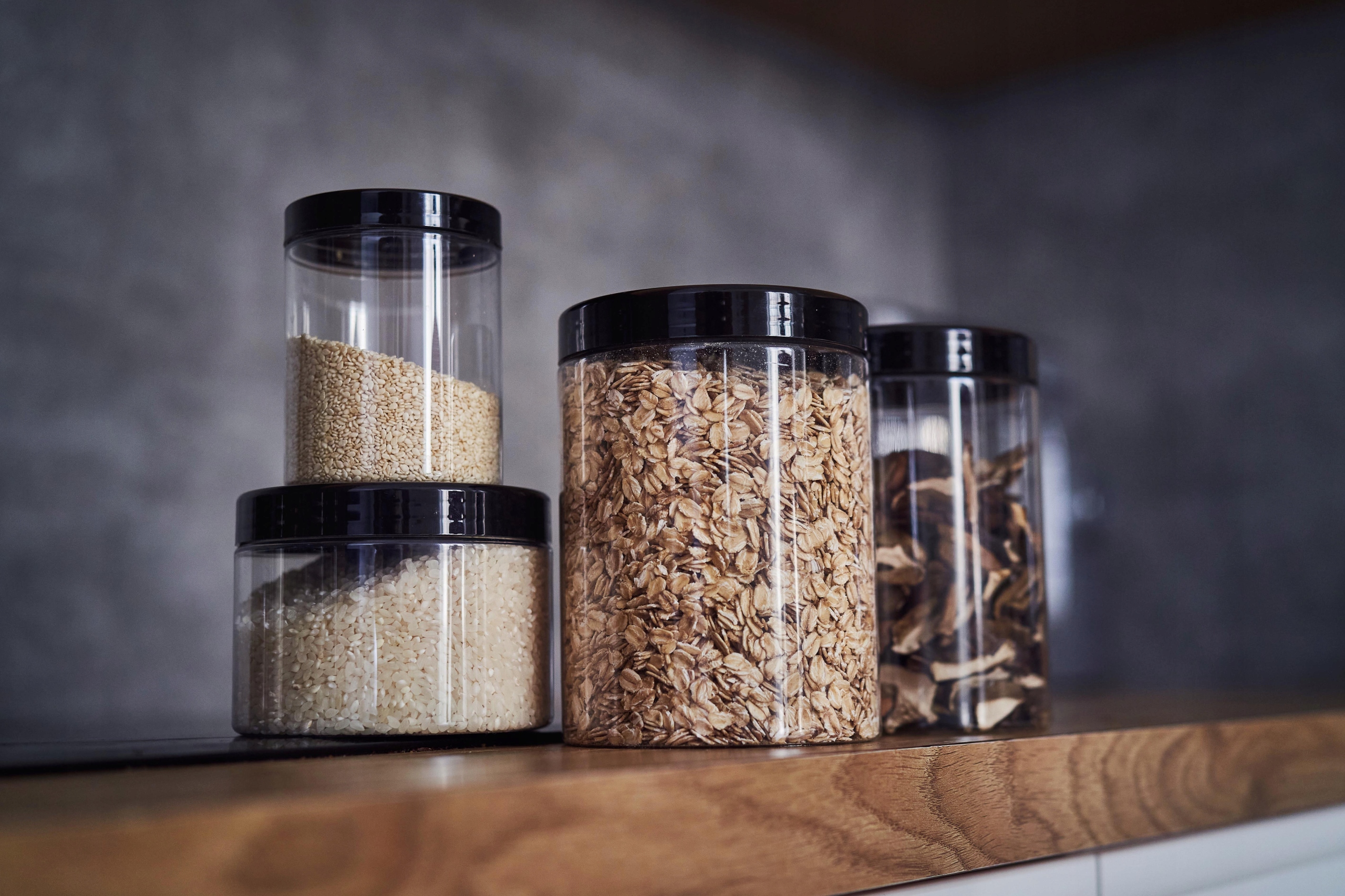 SŁOIK plastikowy 20 x 1,5 l na makaron musli mąke Kolor czarny przezroczysty