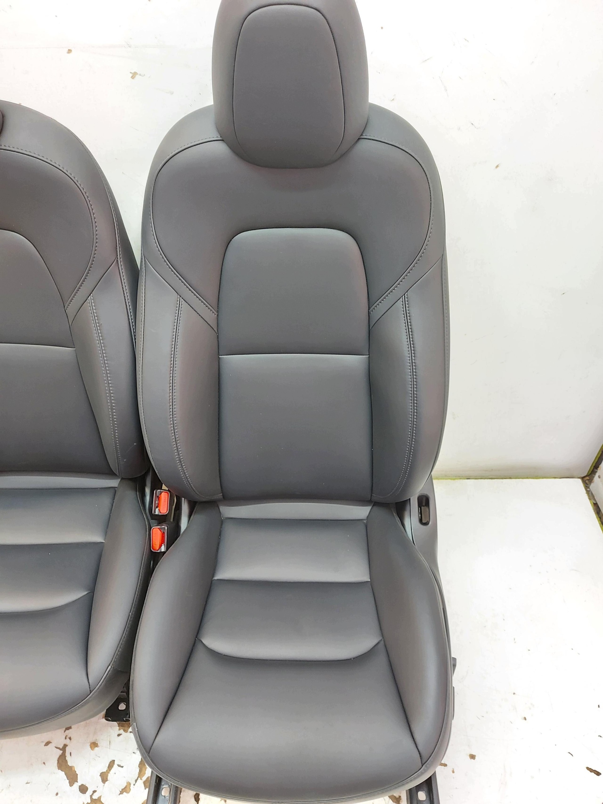 TESLA MODEL Y 2024r KANAPY seats front rear part KPL