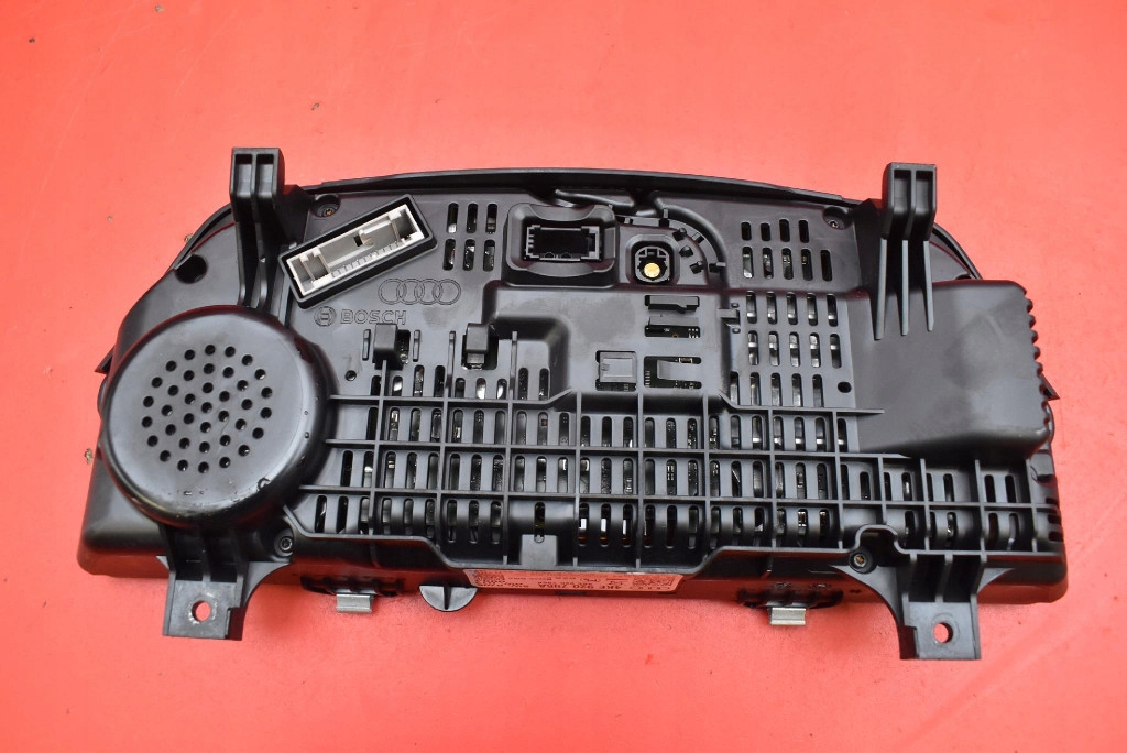 dials display AUTOMAT EU 4KE920795A AUDI E-TRON 55 408 KM 18-21