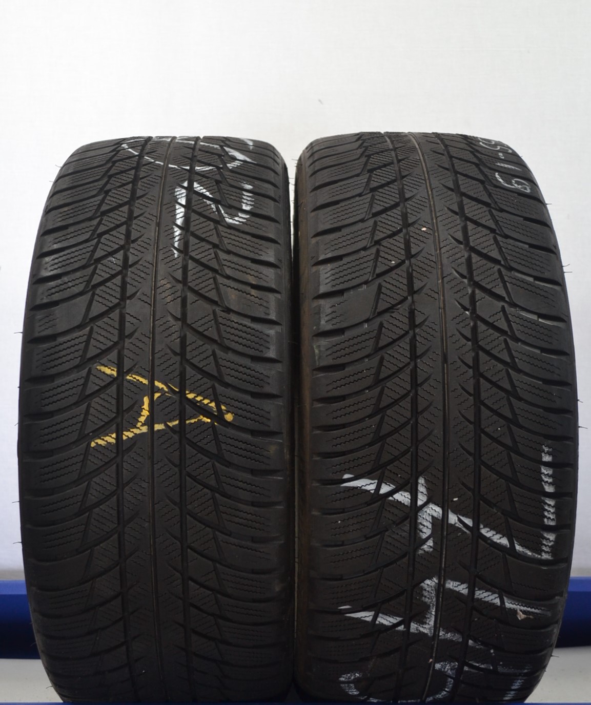225/40R18 BRIDGESTONE BLIZZAK LM001 RFT 2szt 7450z