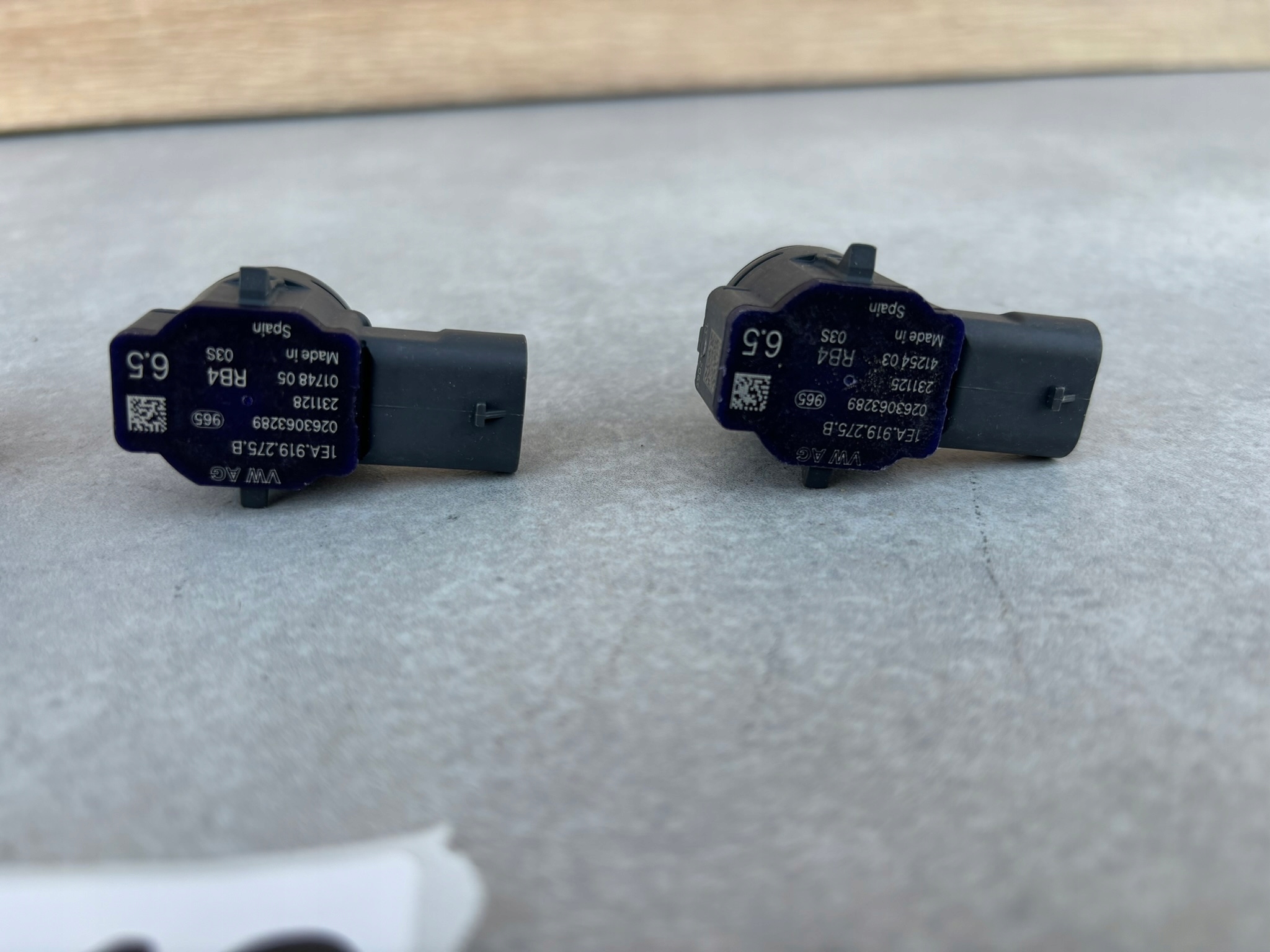 4X BIALY Sensor Parken VW ID.3 ID.4 ENYAQ BDB 1EA919275B K77/840