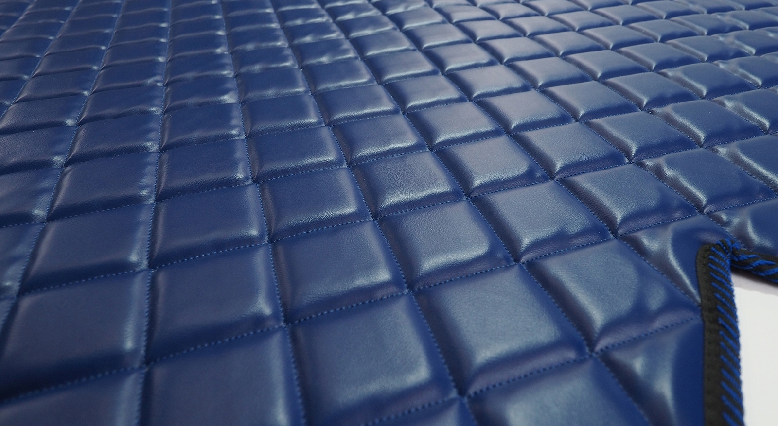 VOLVO FH4 QUILTED MATS, VOLVO FH4 COVERS from 2013