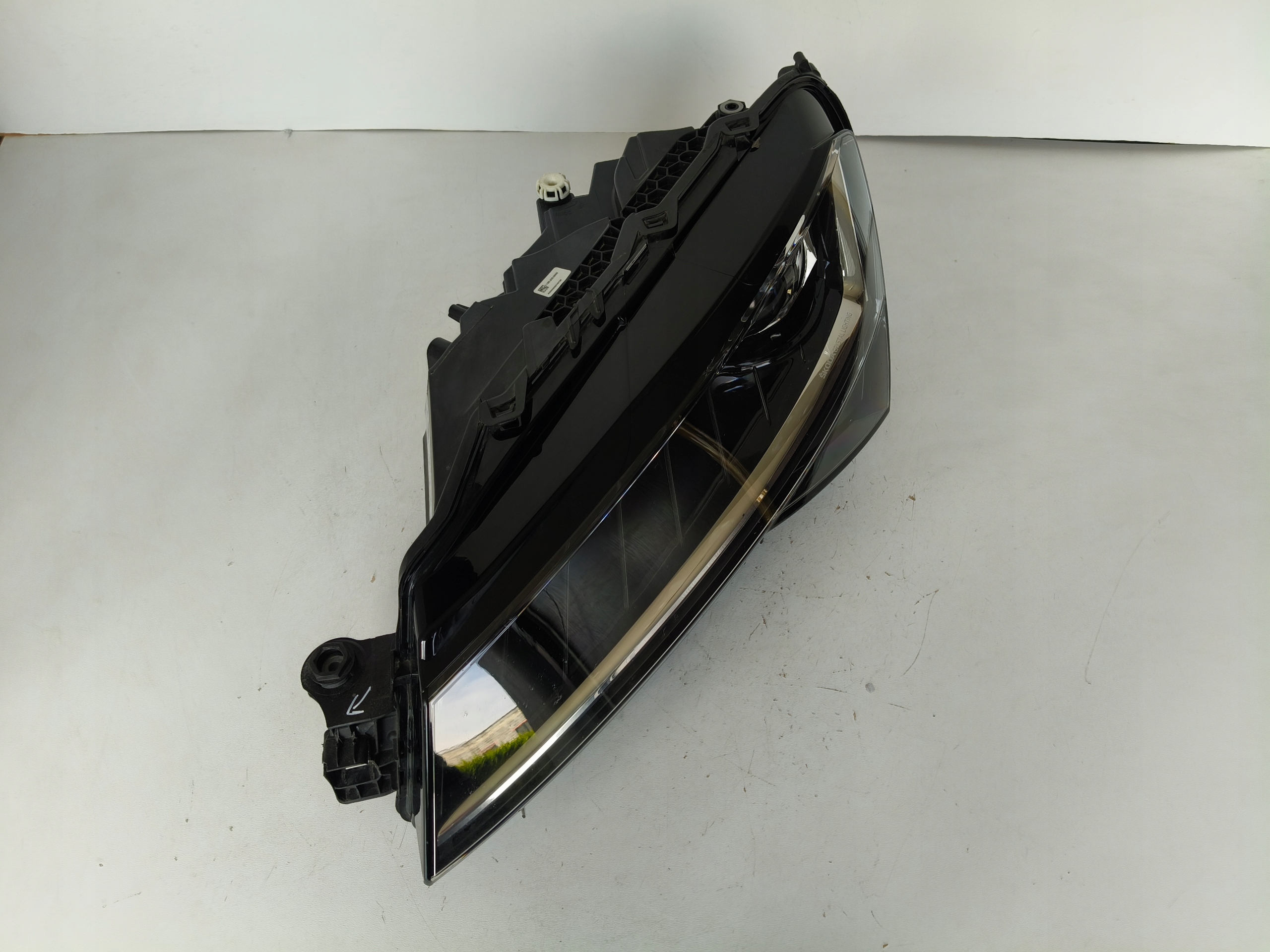 light left REFLEKTOR SKODA SUPERB III 3 3V 3V0 19- LIFT FULL LED