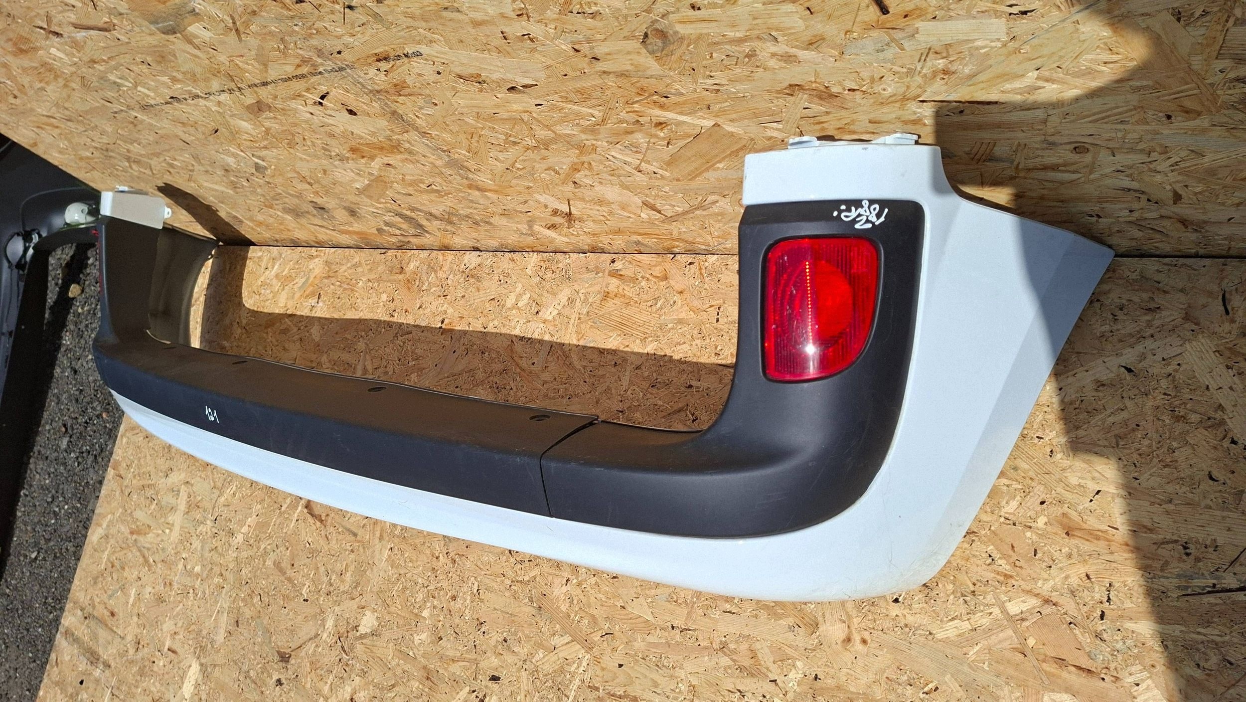 bumper rear part 8200436723 RENAULT KANGOO II CITAN and complete without PDC 07-2021