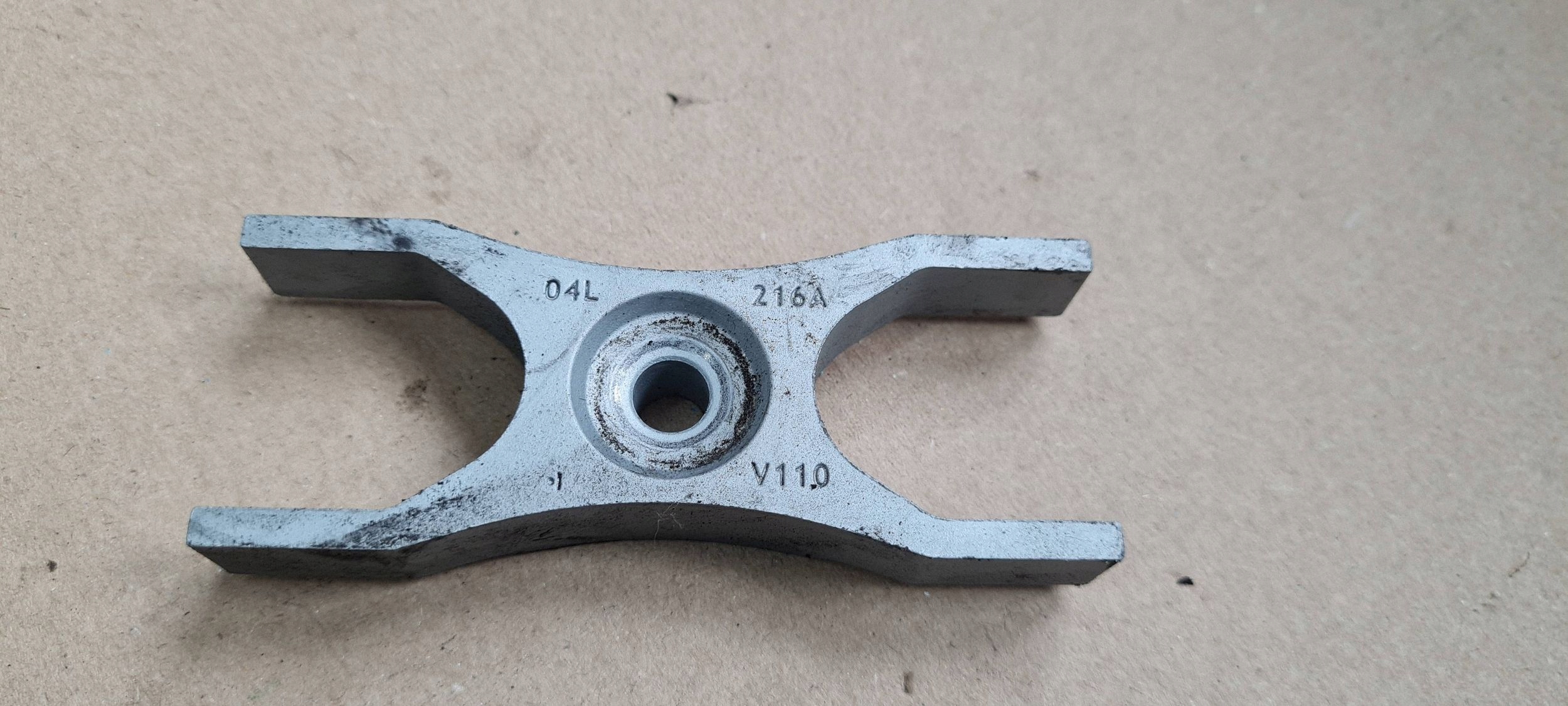 A4 B9 8W Halter Halter Einspritzdüse 2.0 TDI 04L216A A5 8W A6 Q5