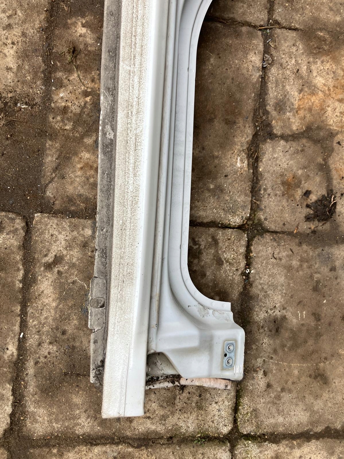 threshold right front PEUGEOT 208 and 5D