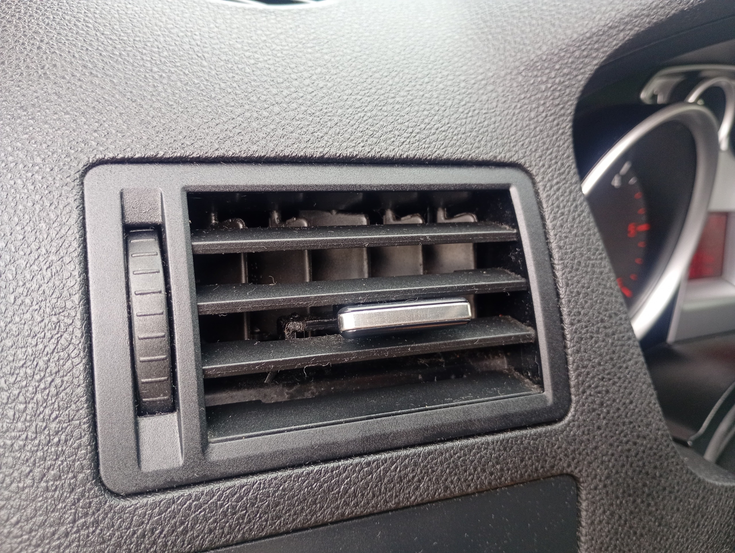 grid air conditioning devices air left driver´s Ford C-MAX 1 and FL 08-11
