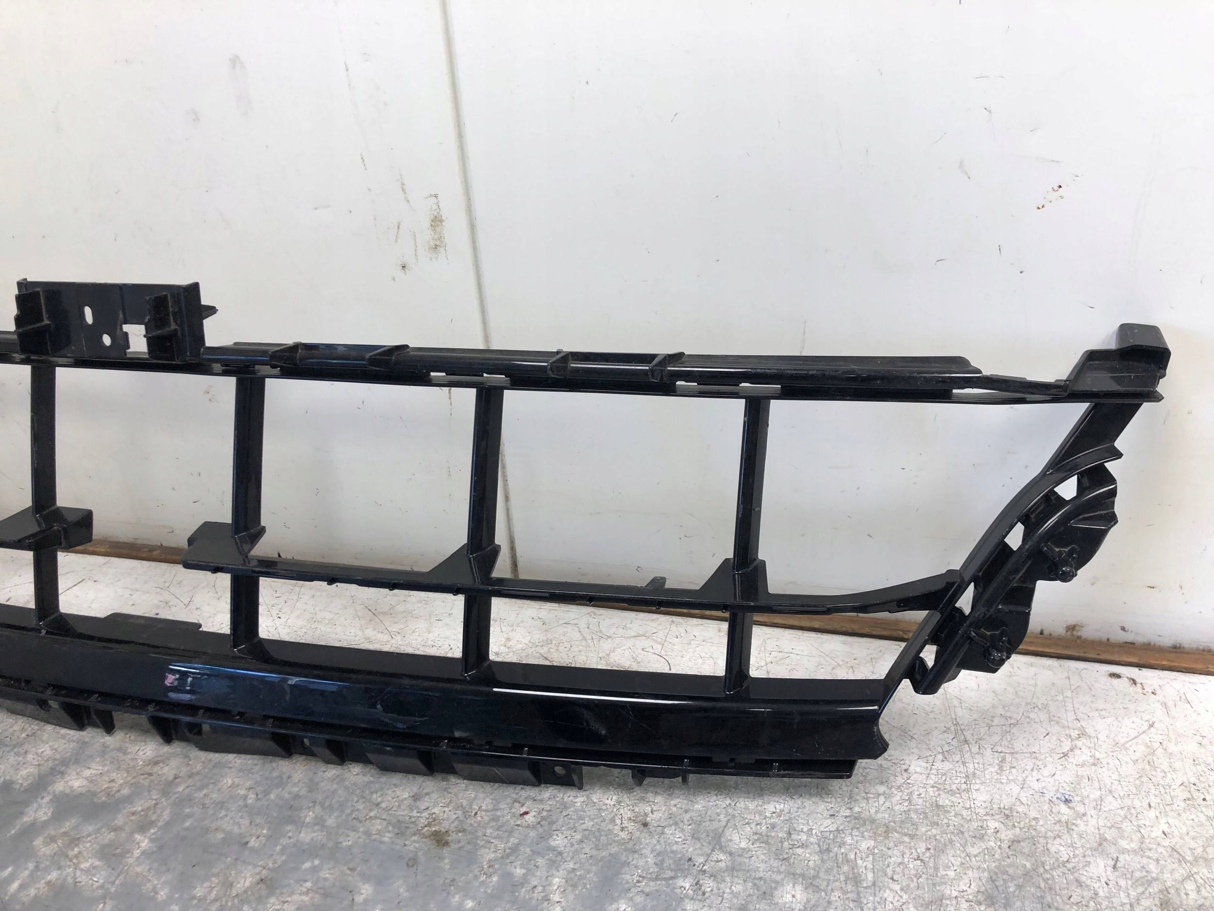 grid central of a bumper front PORSCHE PANAMERA 971807683G