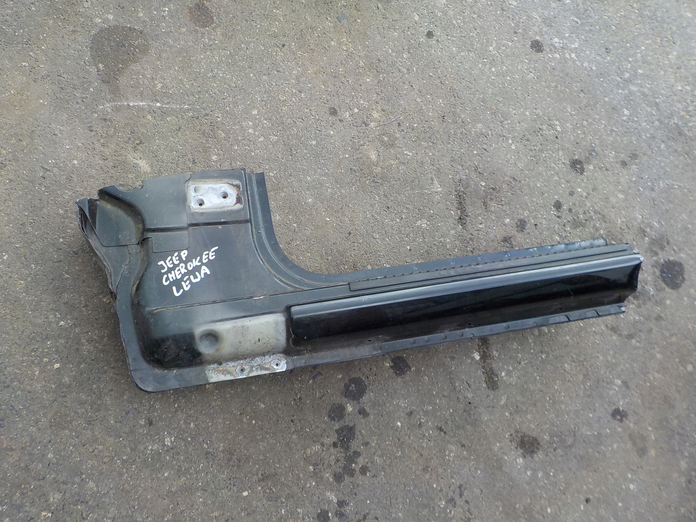 threshold left jeep cherokee KJ 2004r