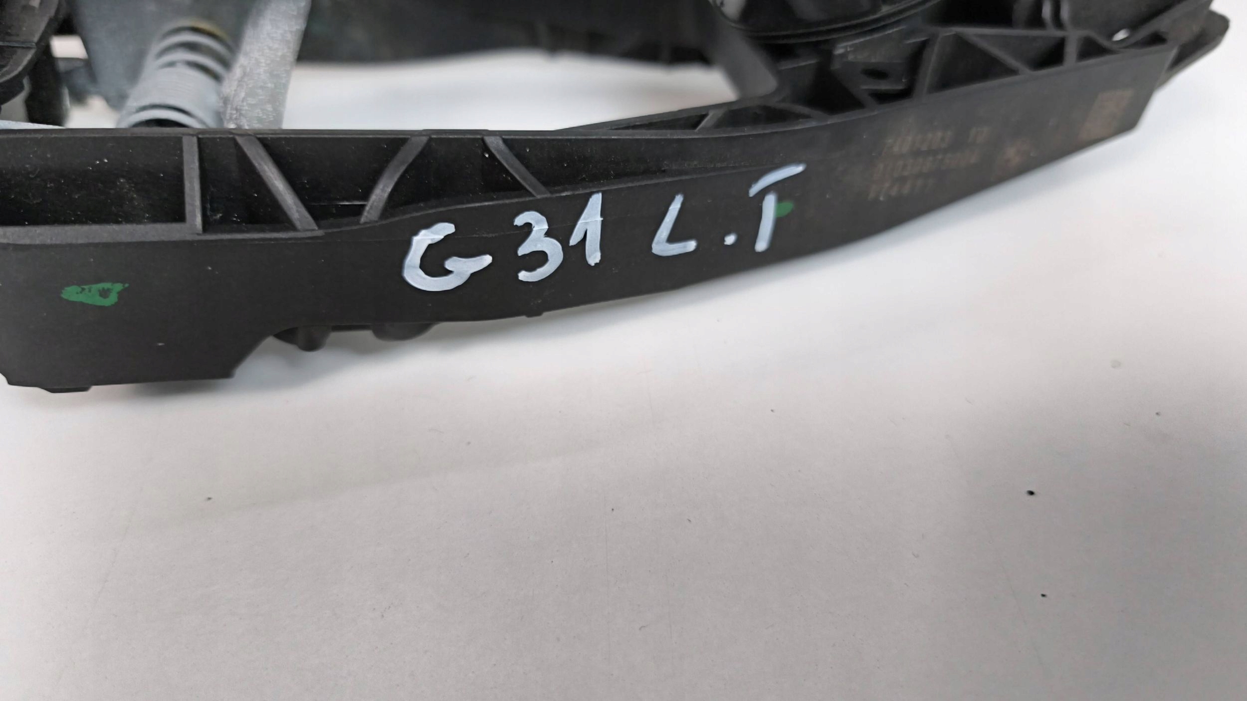 BMW 5 G30 G31 G38 7401203 handle rear left