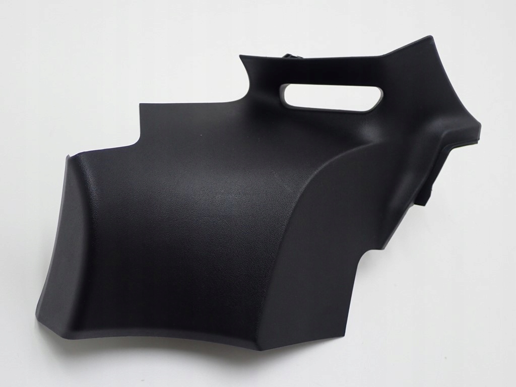 9J1867242 - НАКЛАДКА СТОЙКИ БАГАЖНИКА ЗАДНЯЯ ПРАВАЯ PORSCHE TAYCAN