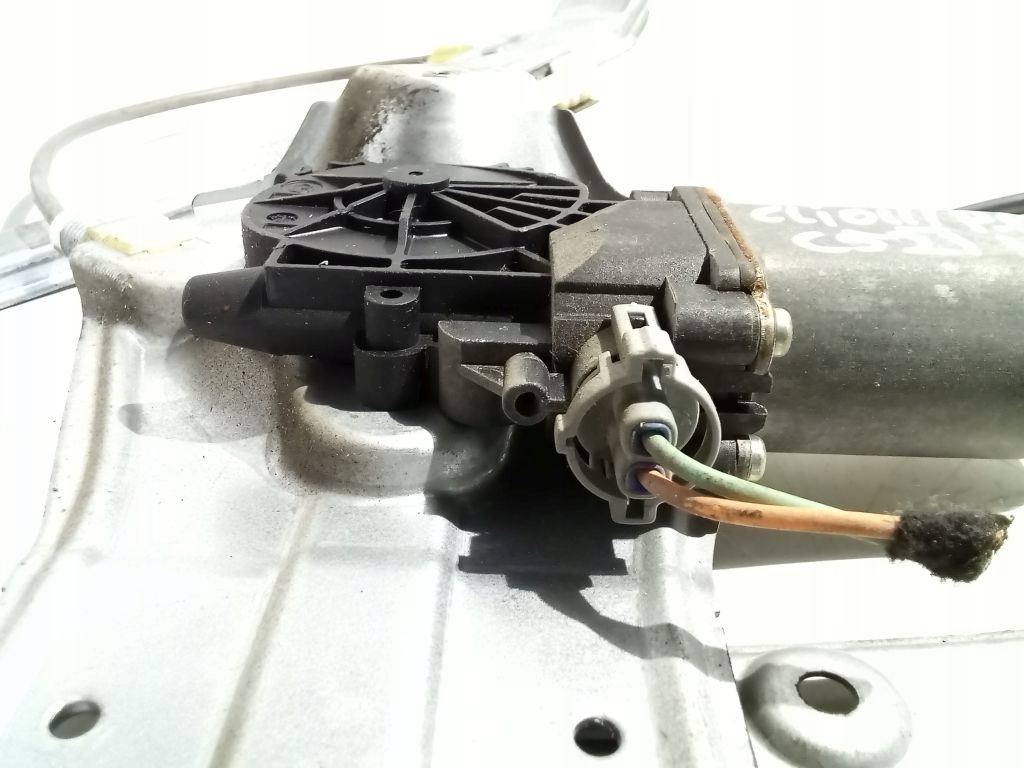 Renault Clio III 5D stahovačka okna pravý předek EU