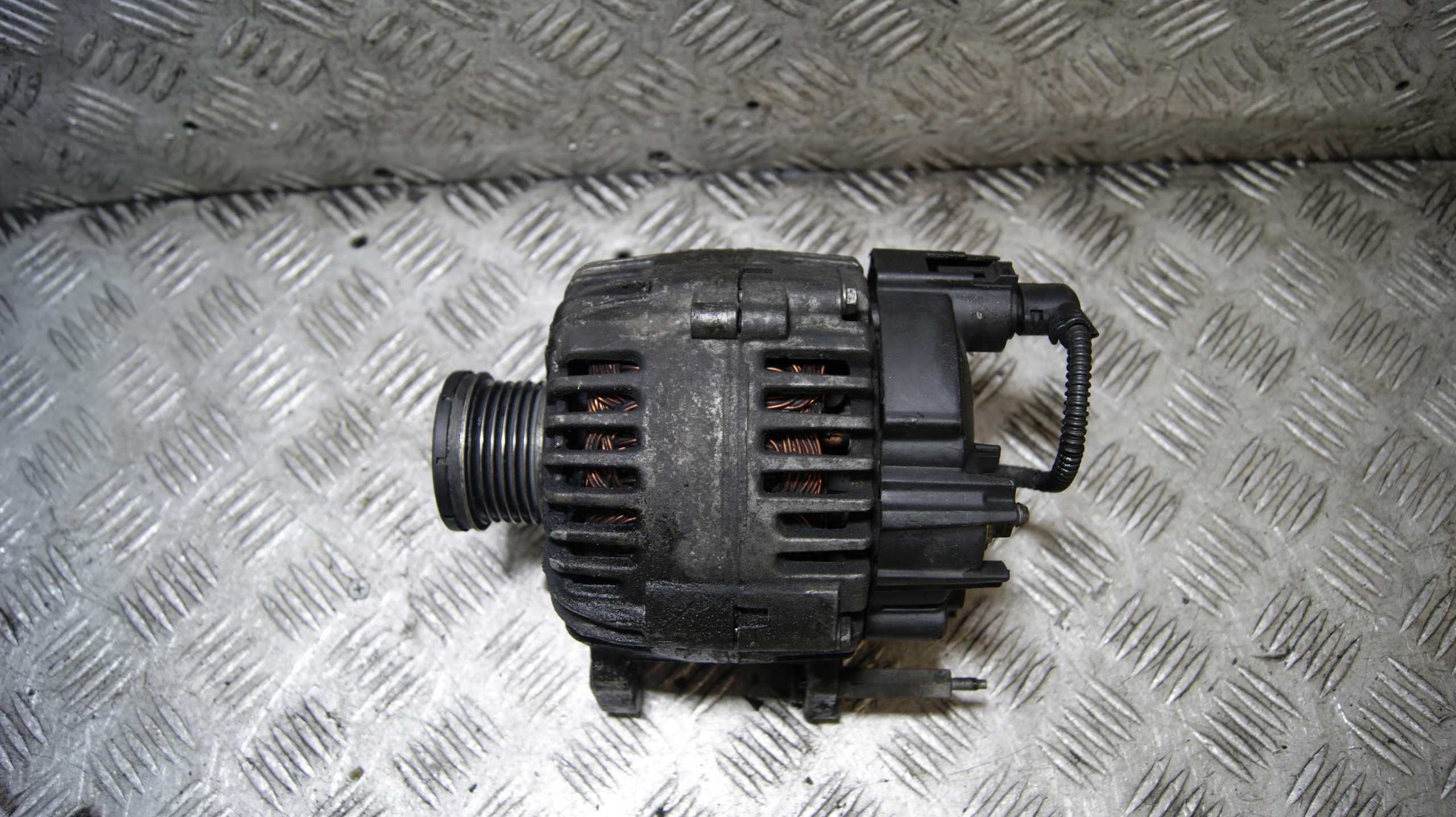 ALTERNATOR VOLKSWAGEN GOLF 5 PLUS 03C903023G