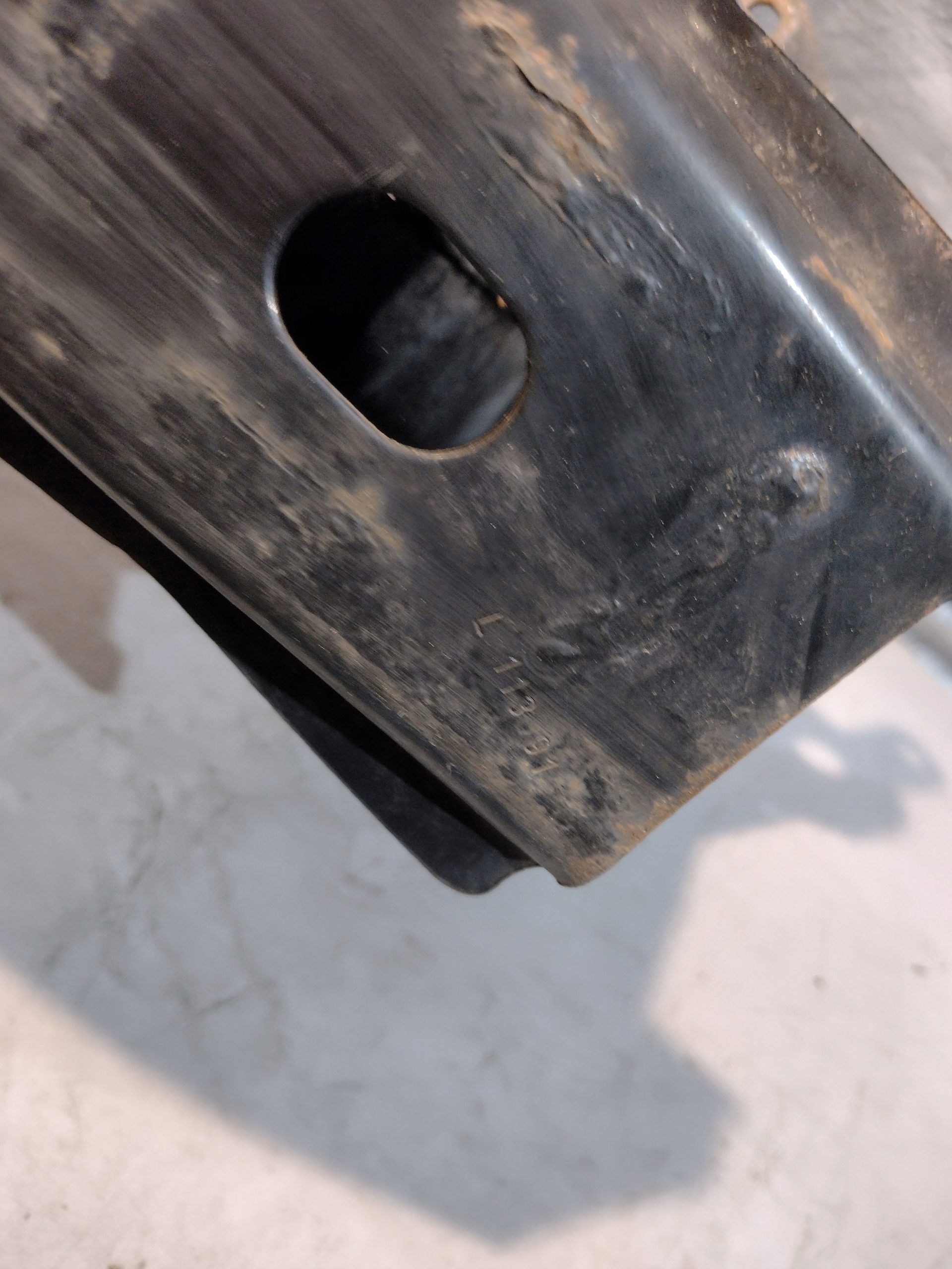bumper support of the front Volkswagen Passat B6 1,9TDI