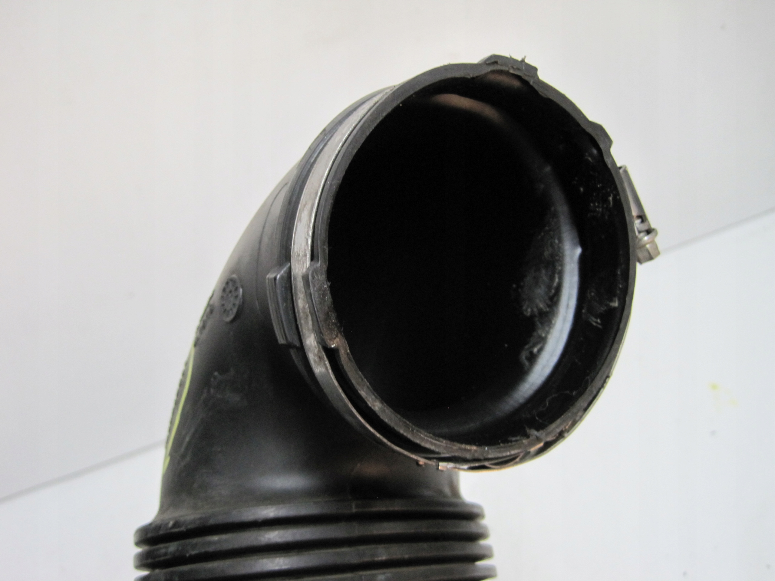 pipe of the intercooler JAGUAR E PACE 1205938 S01