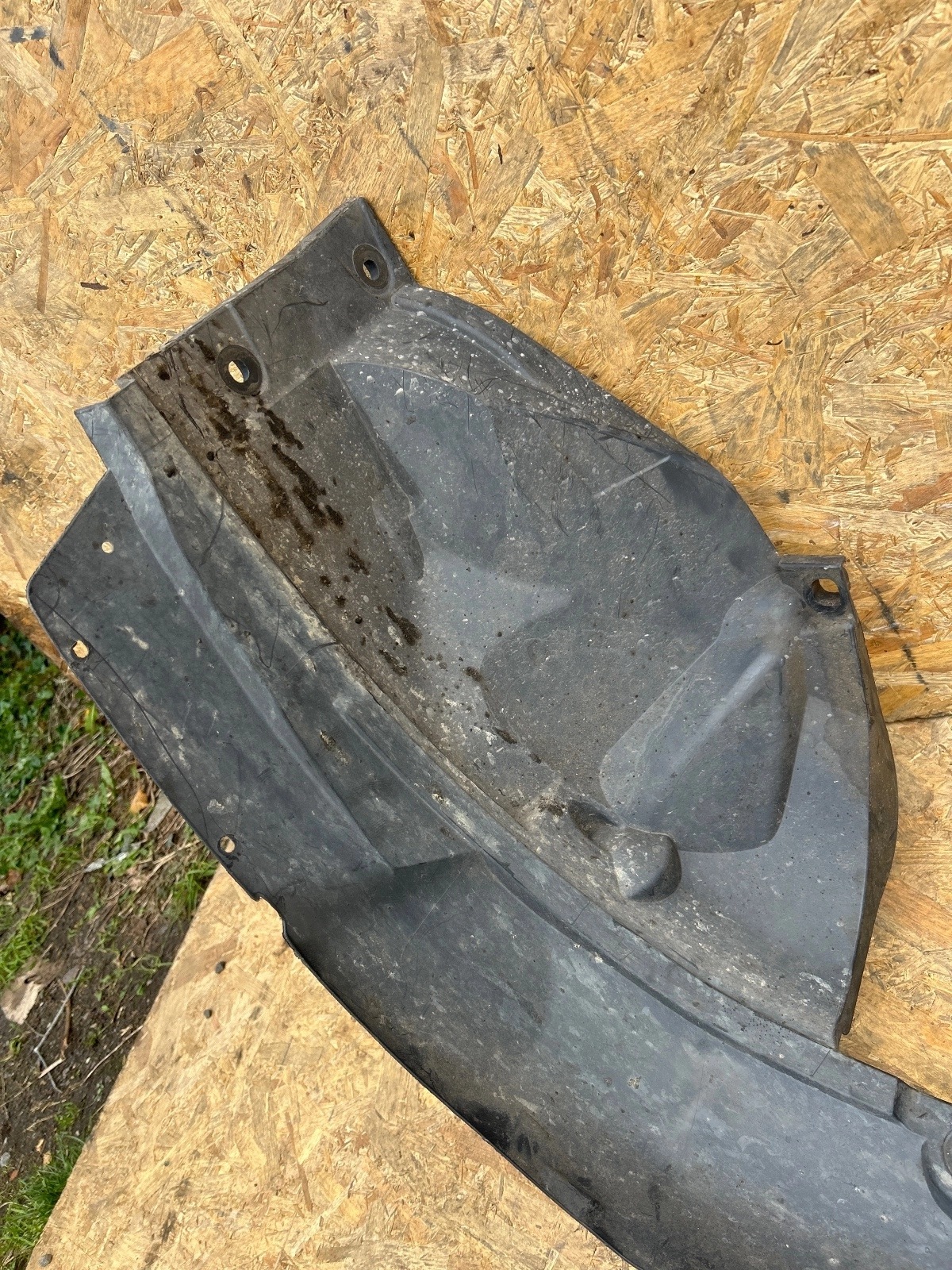 mudguard left front Dacia Sandero Stepway II