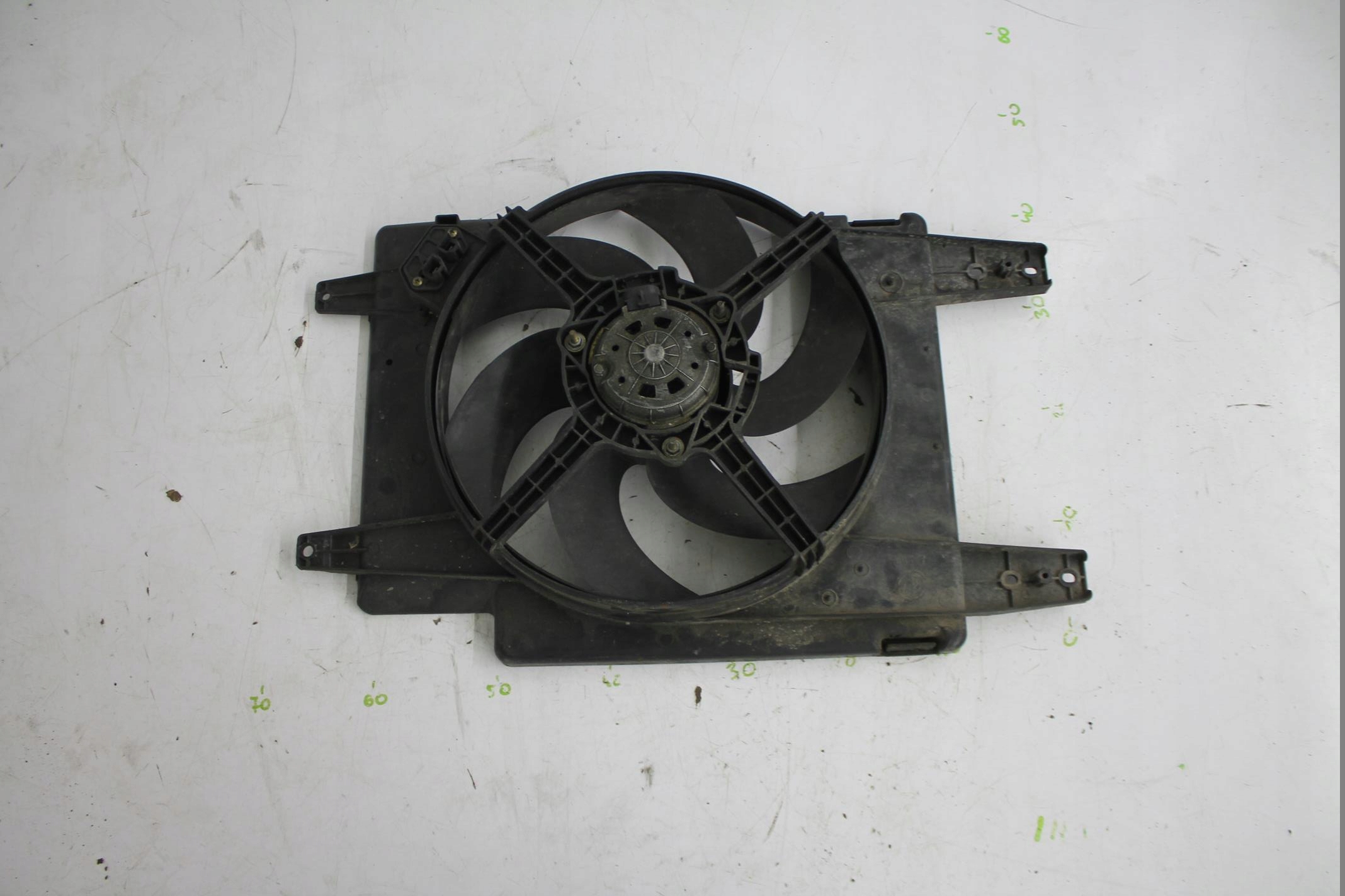 ventilátor chladiče 8240159 ALFA ROMEO 159 1.8