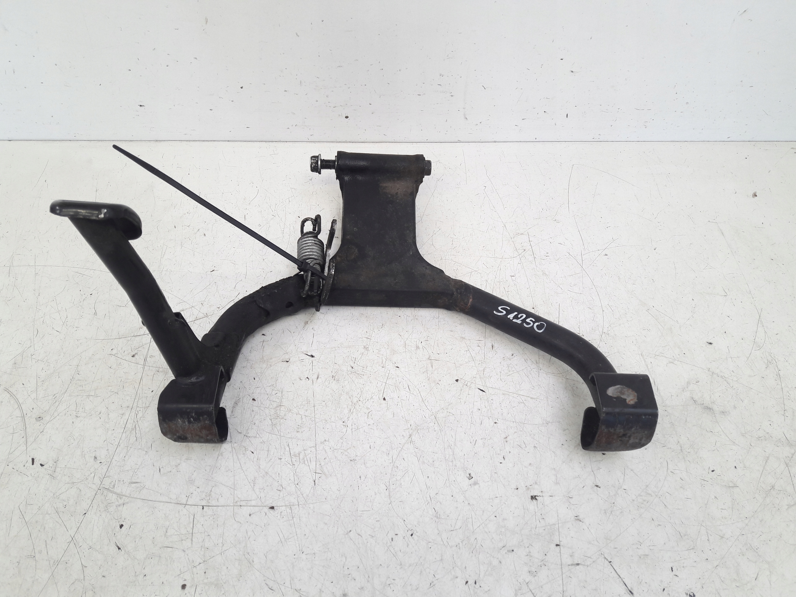 Главная подножка Suzuki Bandit GSF1250