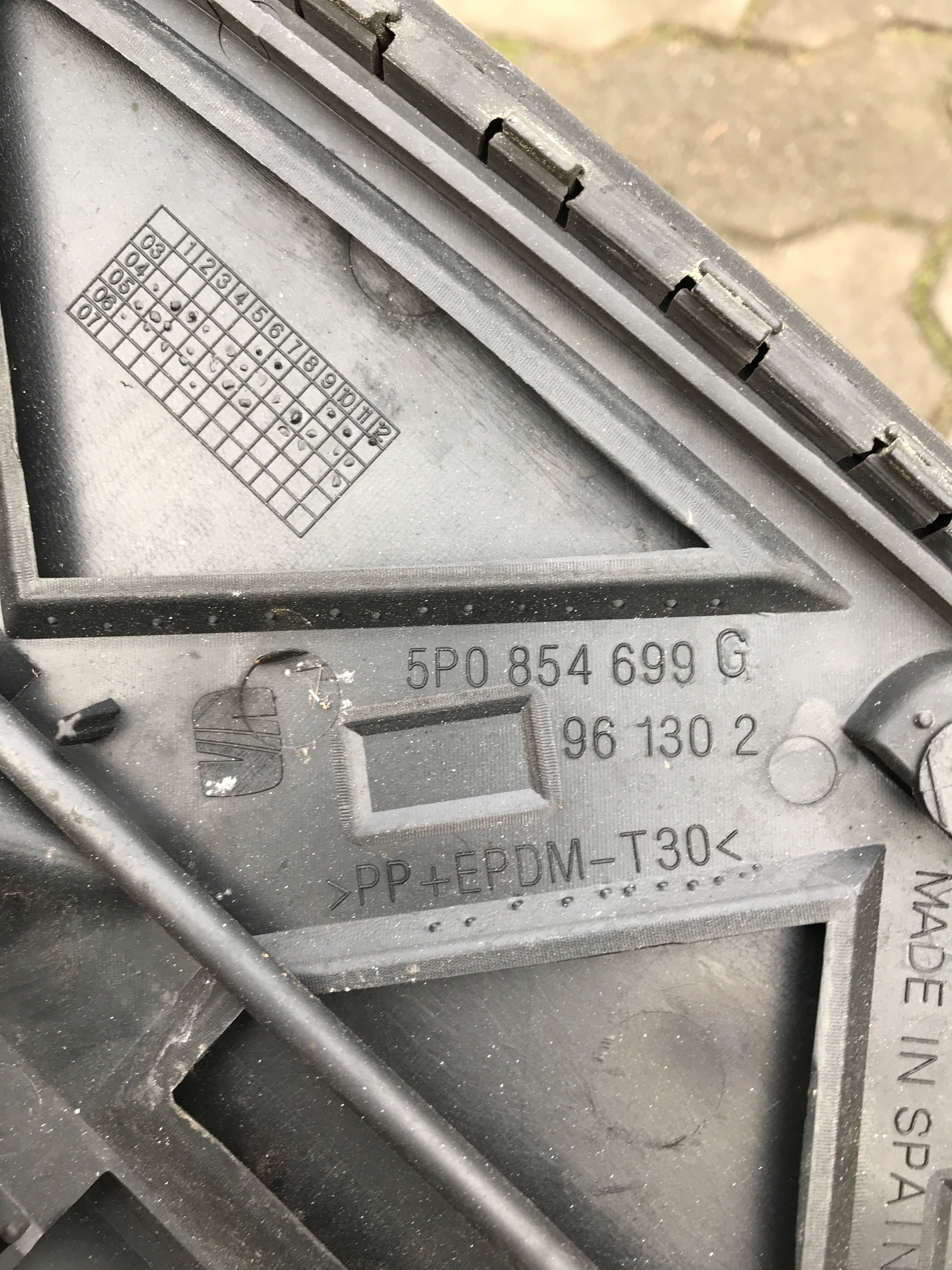 torpedo moulding bonnets SEAT ALTEA 5P0854699G