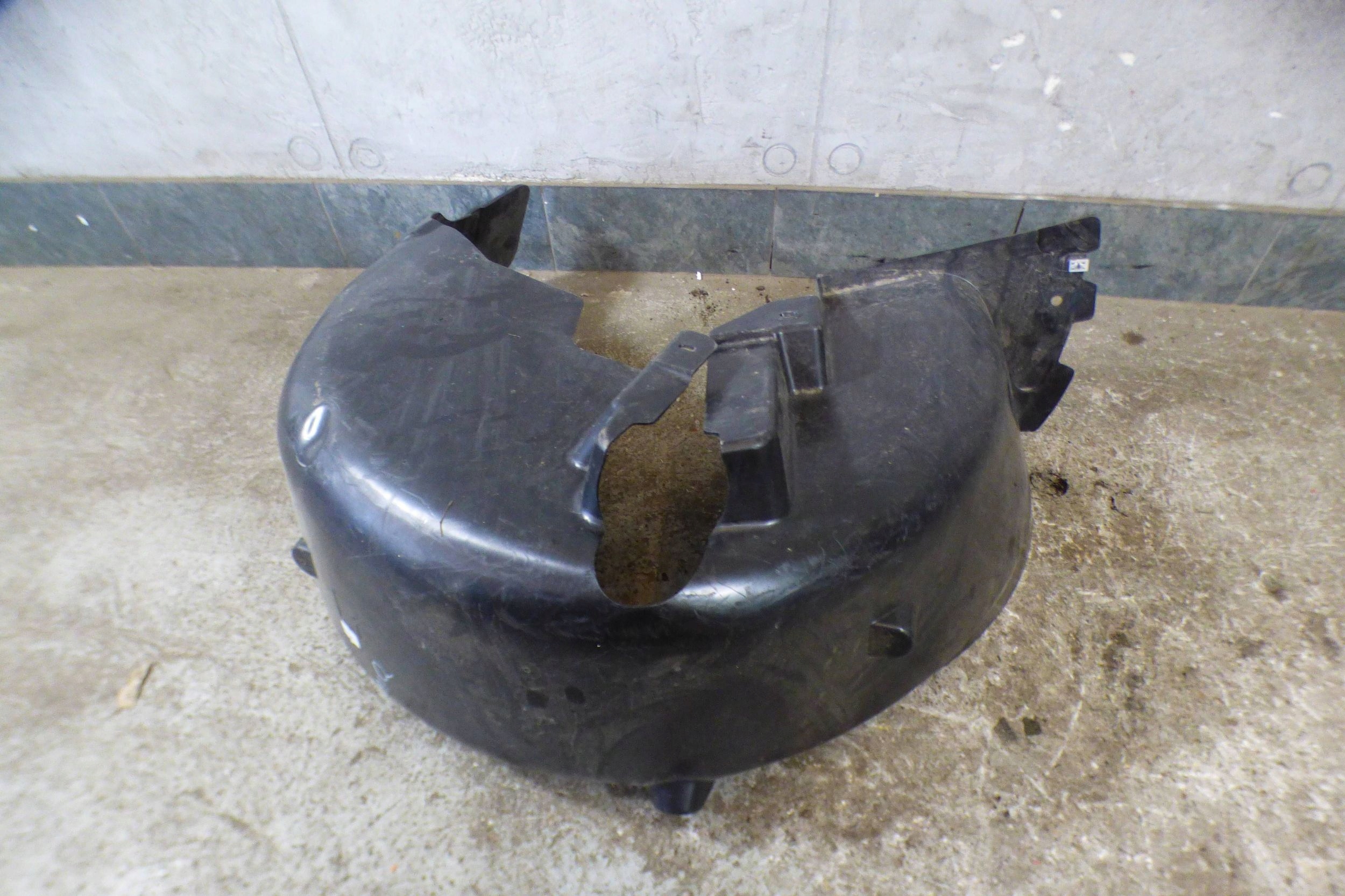Skoda Kamiq mudguard left rear part 658810969