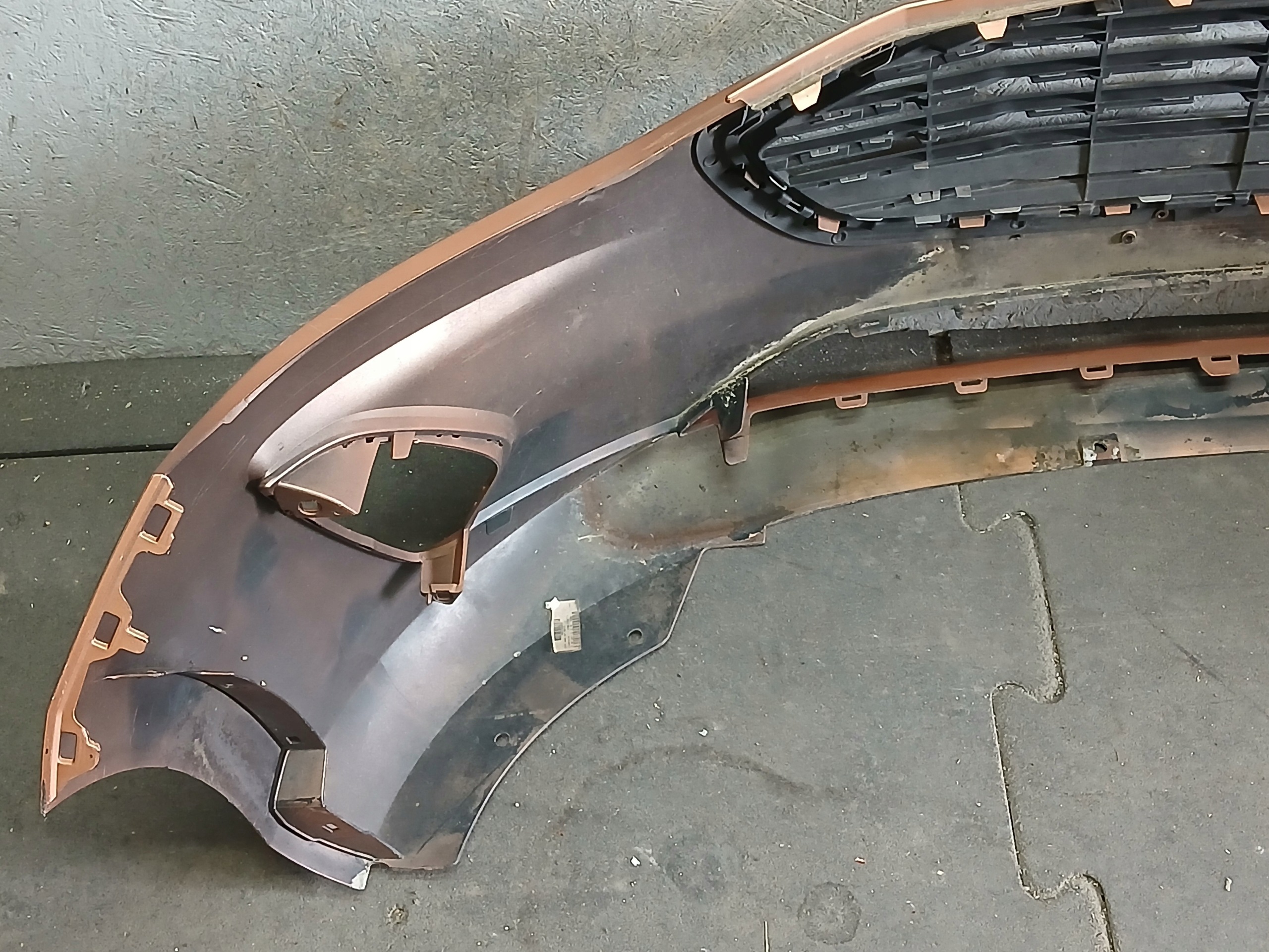 nárazník předek FORD FIESTA MK8
