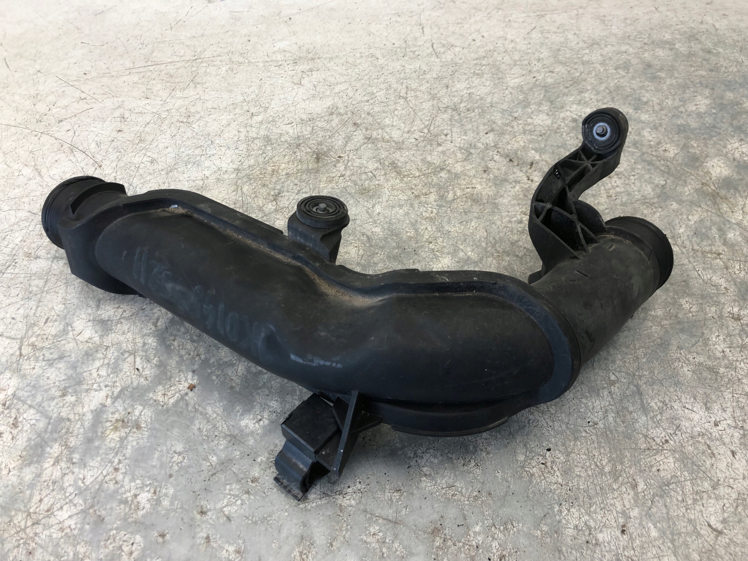 cijev prijenos interkulera VW SKODA AUDI 1K0145770AE