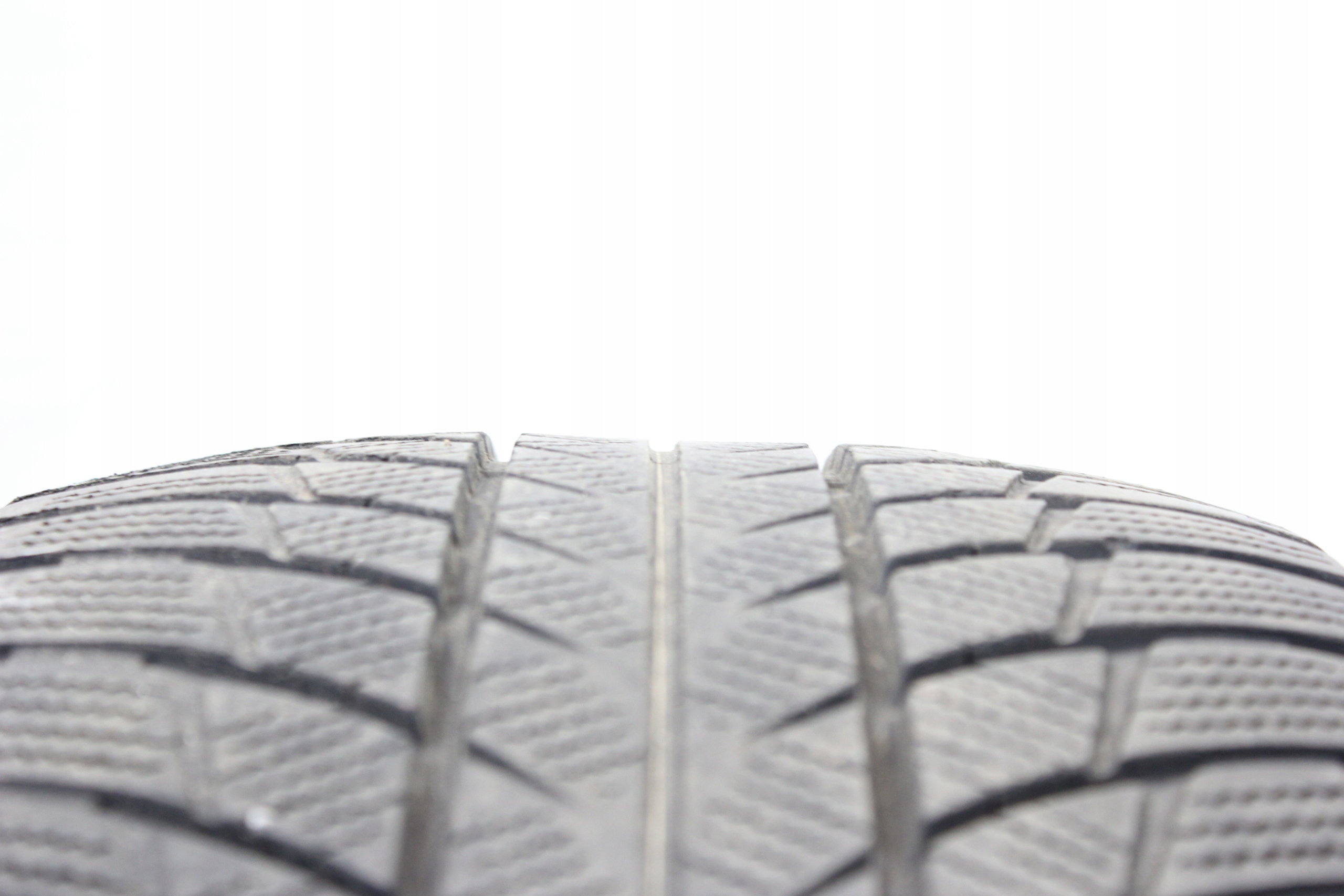 245/45R19 OPONY ZIMOWE BRIDGESTONE BLIZZAK LM001 * 2018r Sezon zimowe