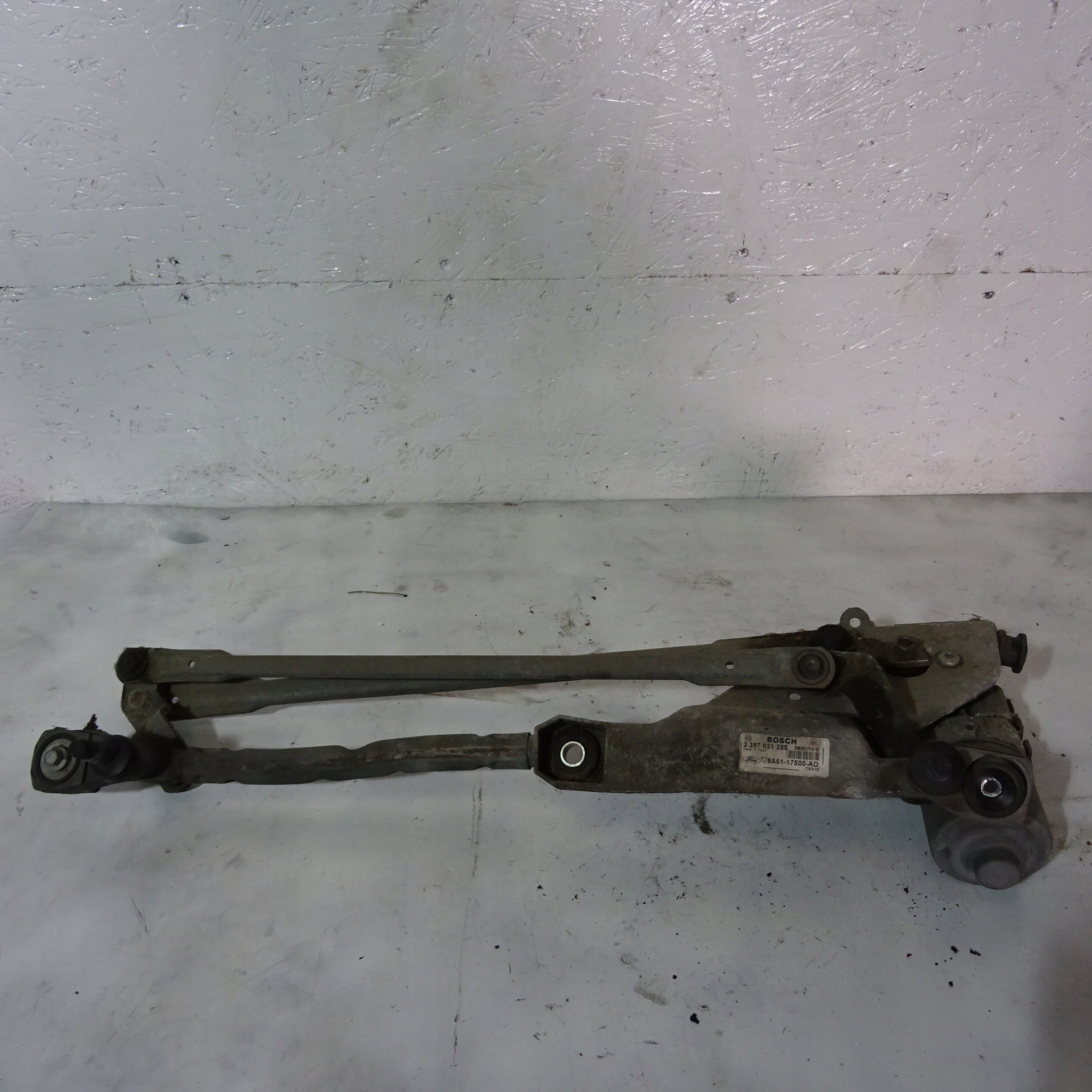 FORD FIESTA MK7 Wischergestänge 8A6117500AD
