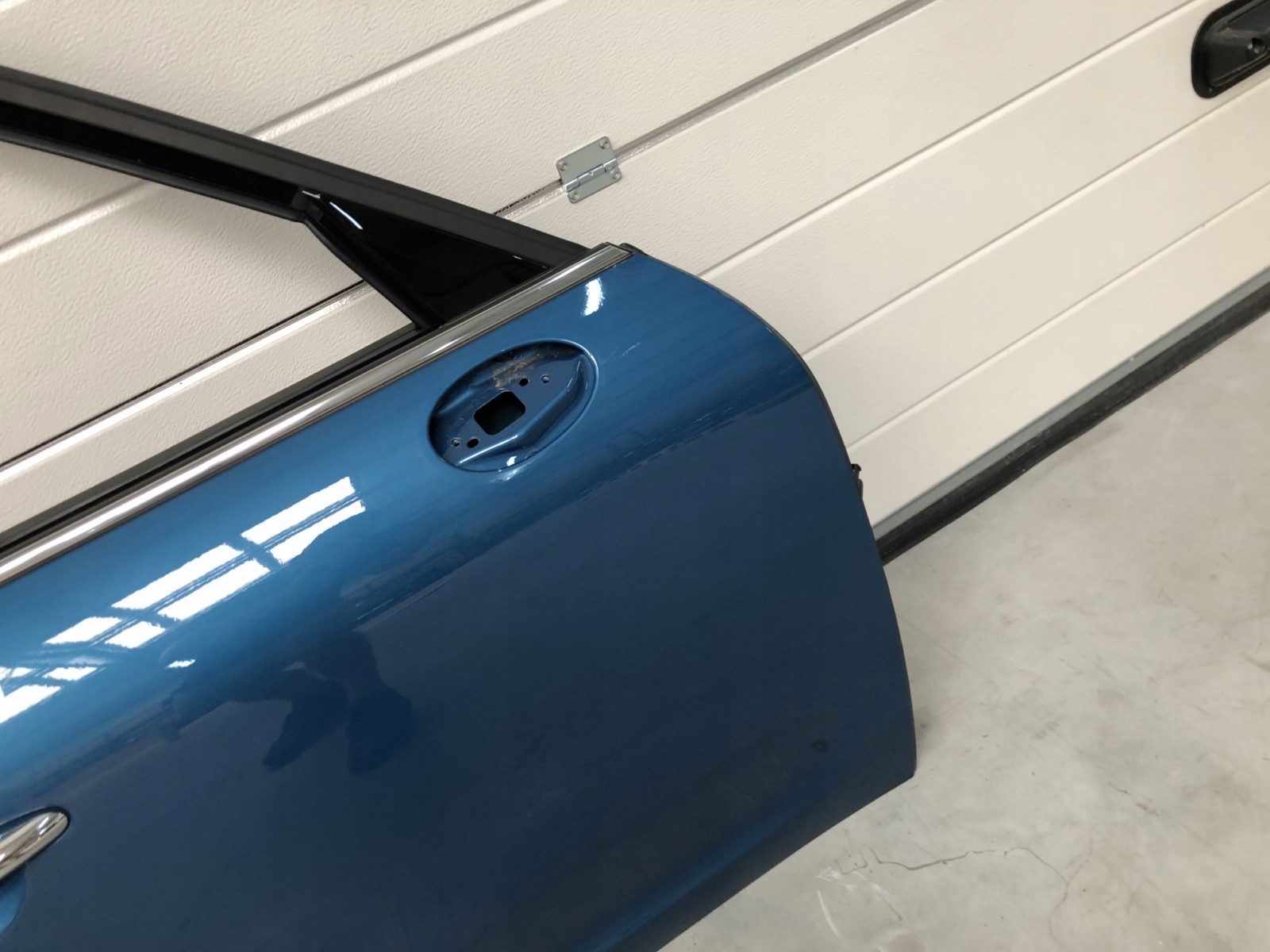 MINI COUNTRYMAN F60 DRZWI PRAWE PRZEDNIE PRZÓD KOLOR C2M 7438596 Producent części Mini OE