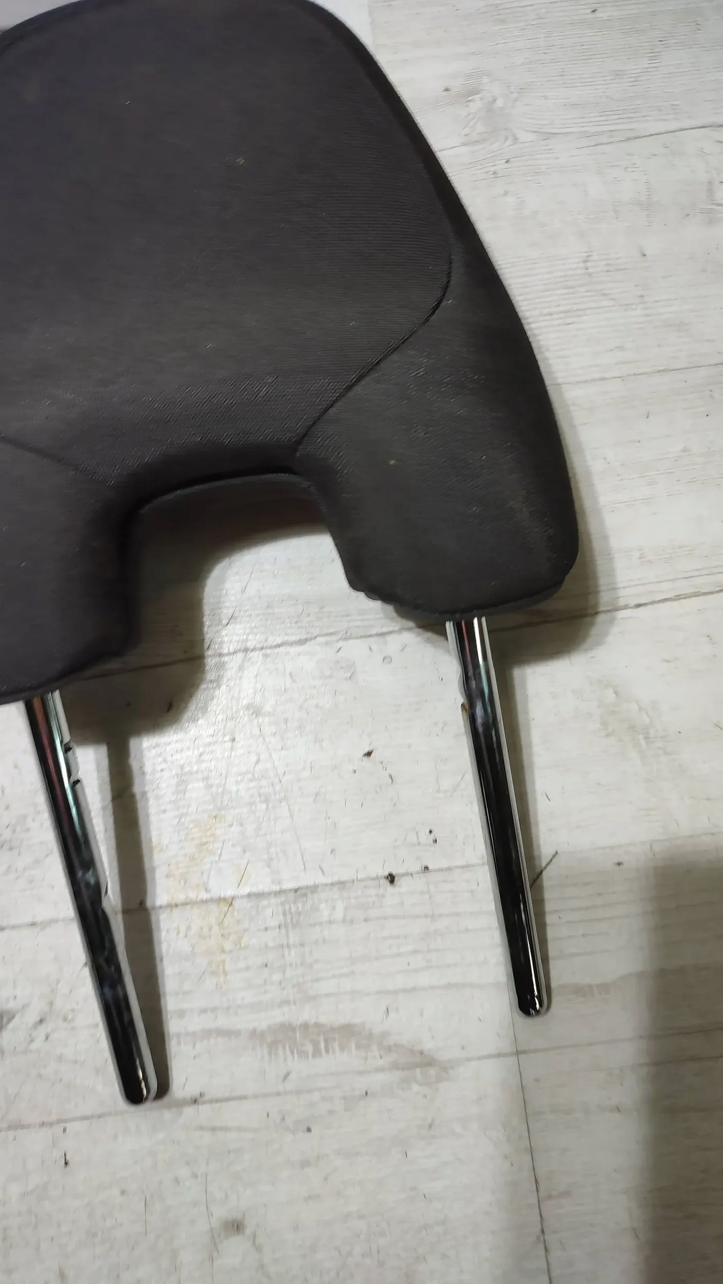 Volvo V40 II 2018r rest seat front