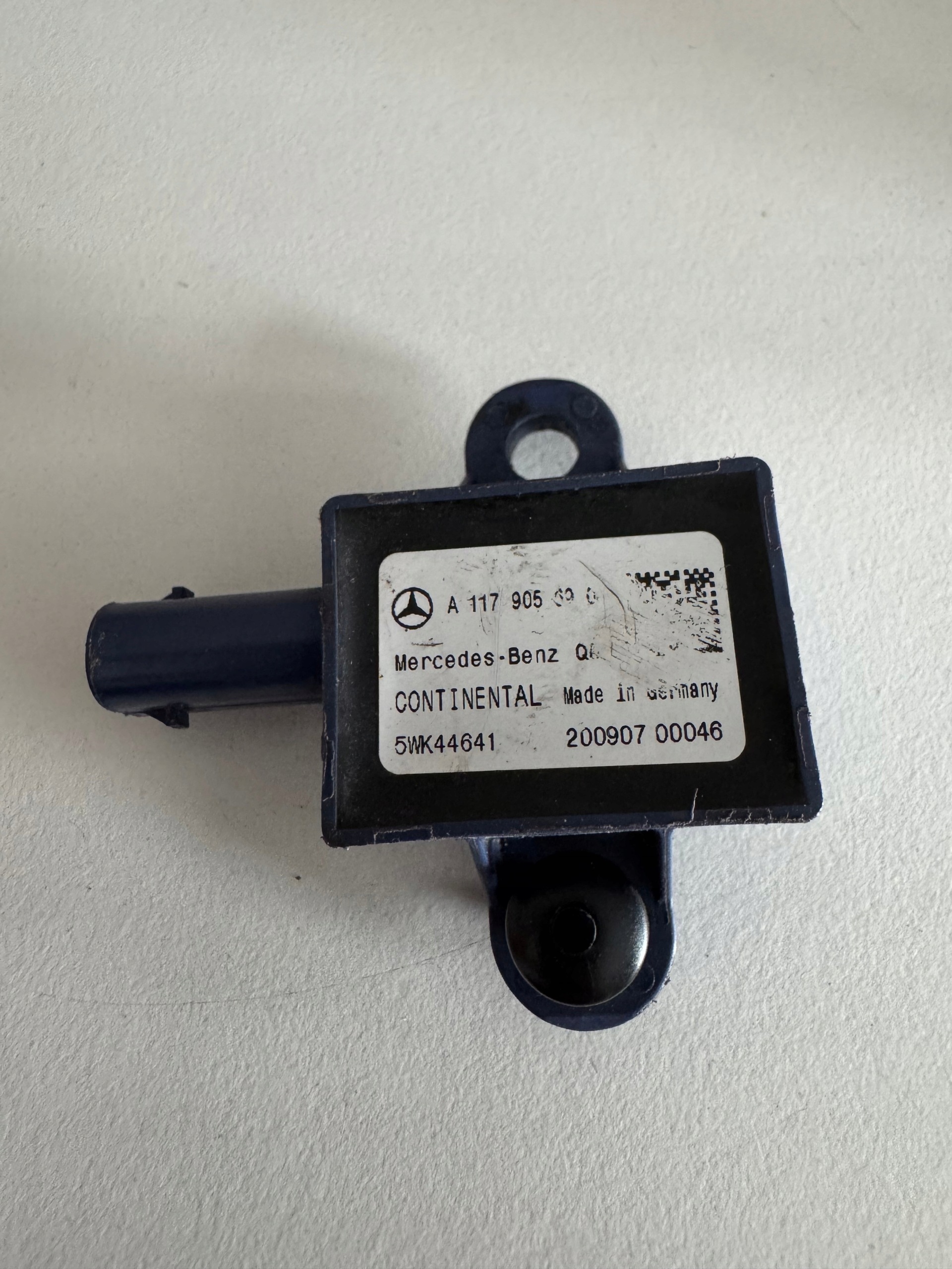 Mercedes C117 impact sensor Ochrony pedestrian A1179059001