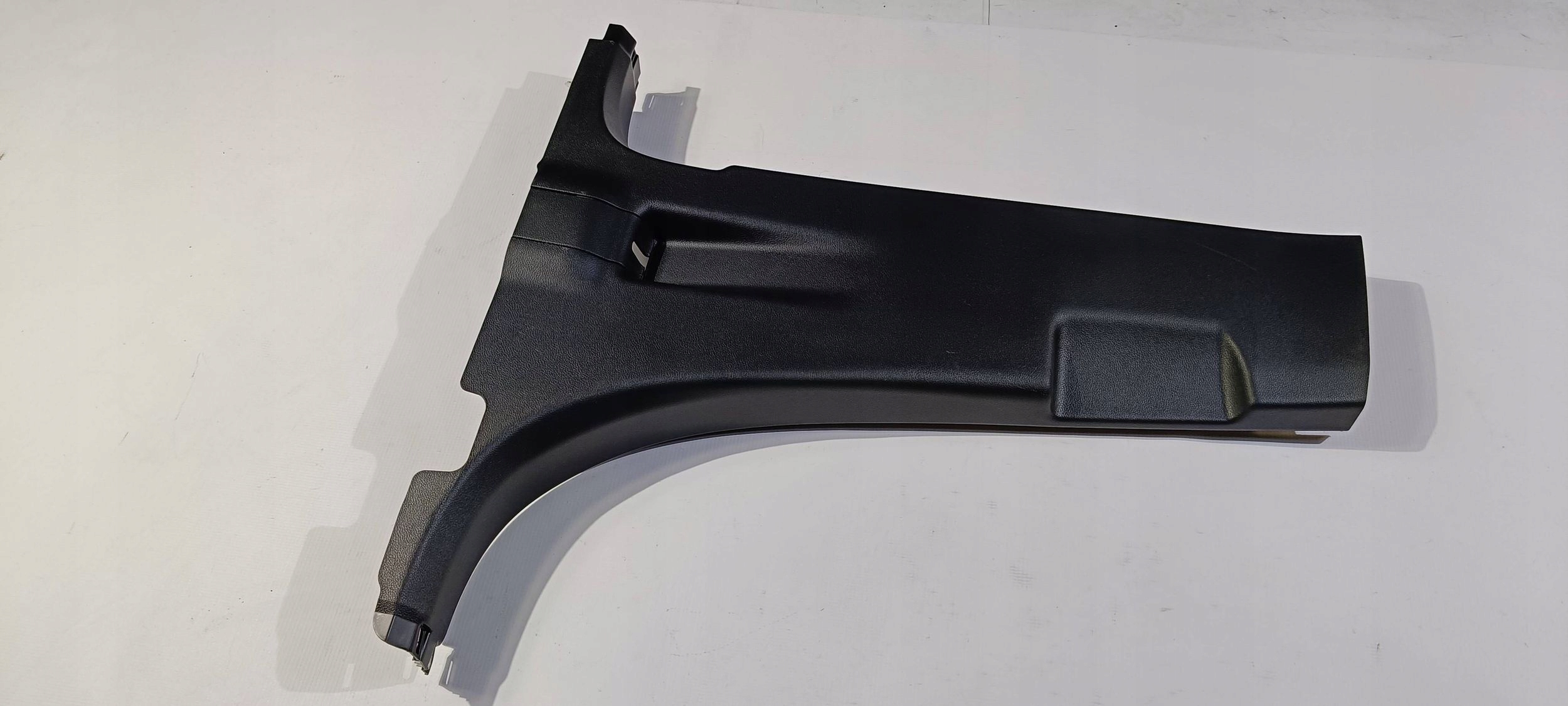cover side panel slupka B left left Ford Explorer 2020