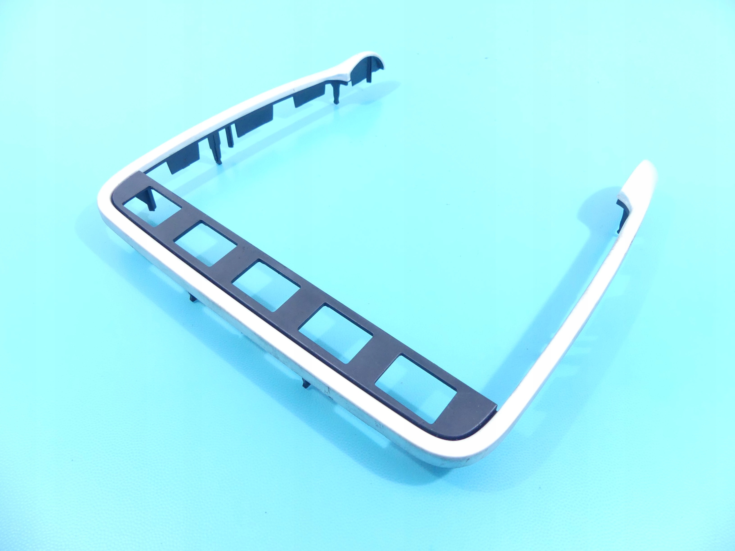 7L5858079C - ОТДЕЛКА ДЕКОРАТИВНАЯ РАМКА ПАНЕЛЬ PORSCHE CAYENNE И