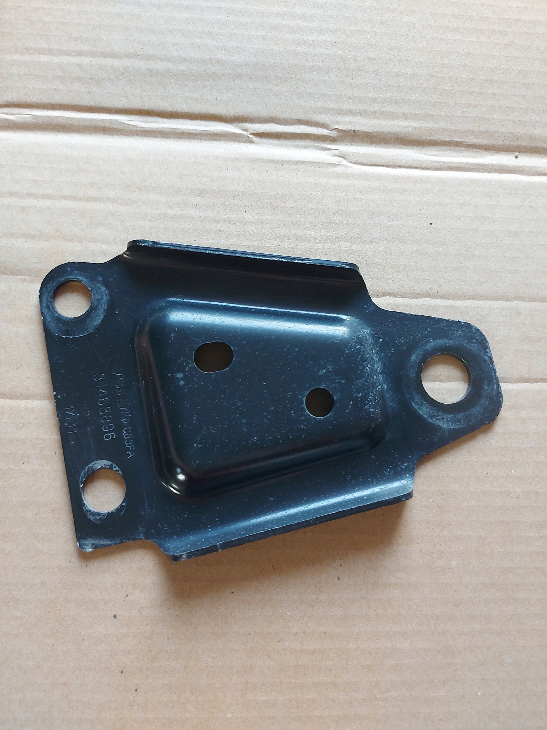 holder console springing front VOLVO XC90 II OE
