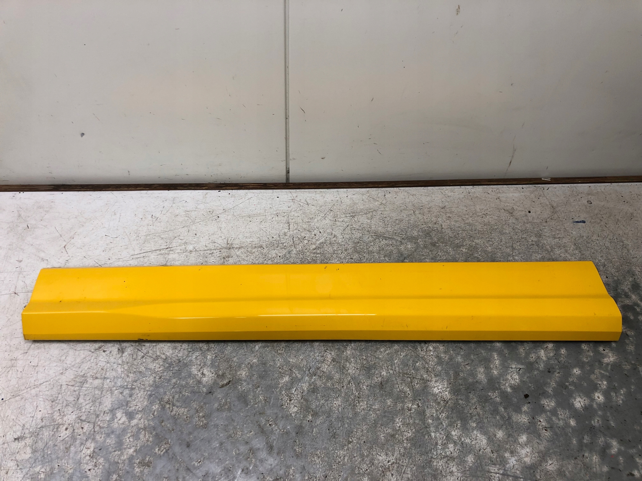 moulding door left front AUDI Q2 81A853959B