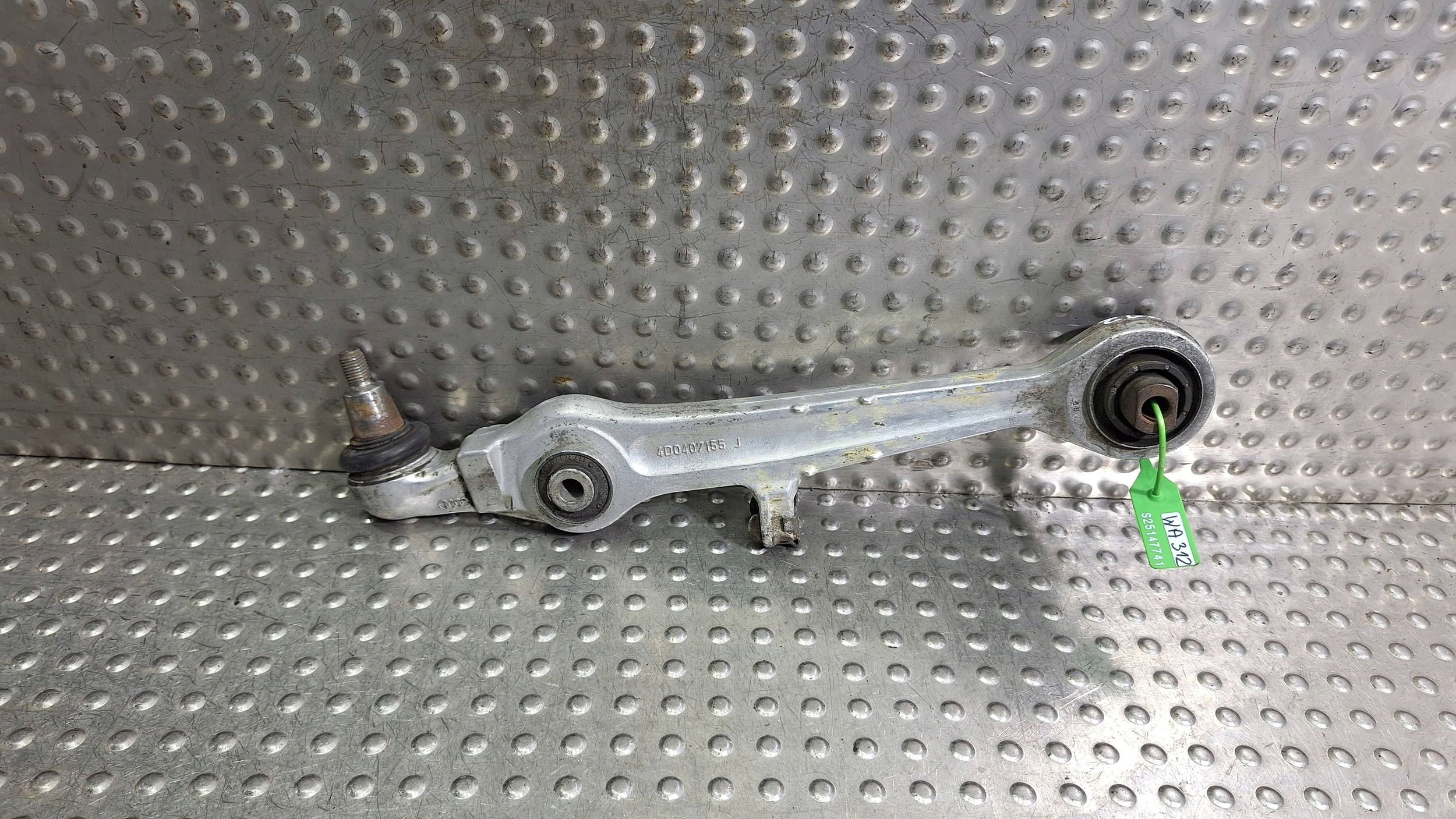 arm right front lower PROSTY AUDI A4 B5 A6 C5 A8 D2 PASSAT B5 SUPERB and
