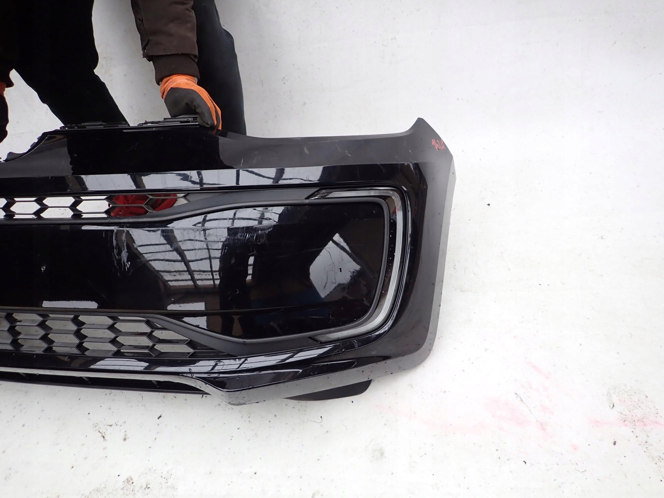 VW E-UP LIFT 16- bumper front front + LEDY