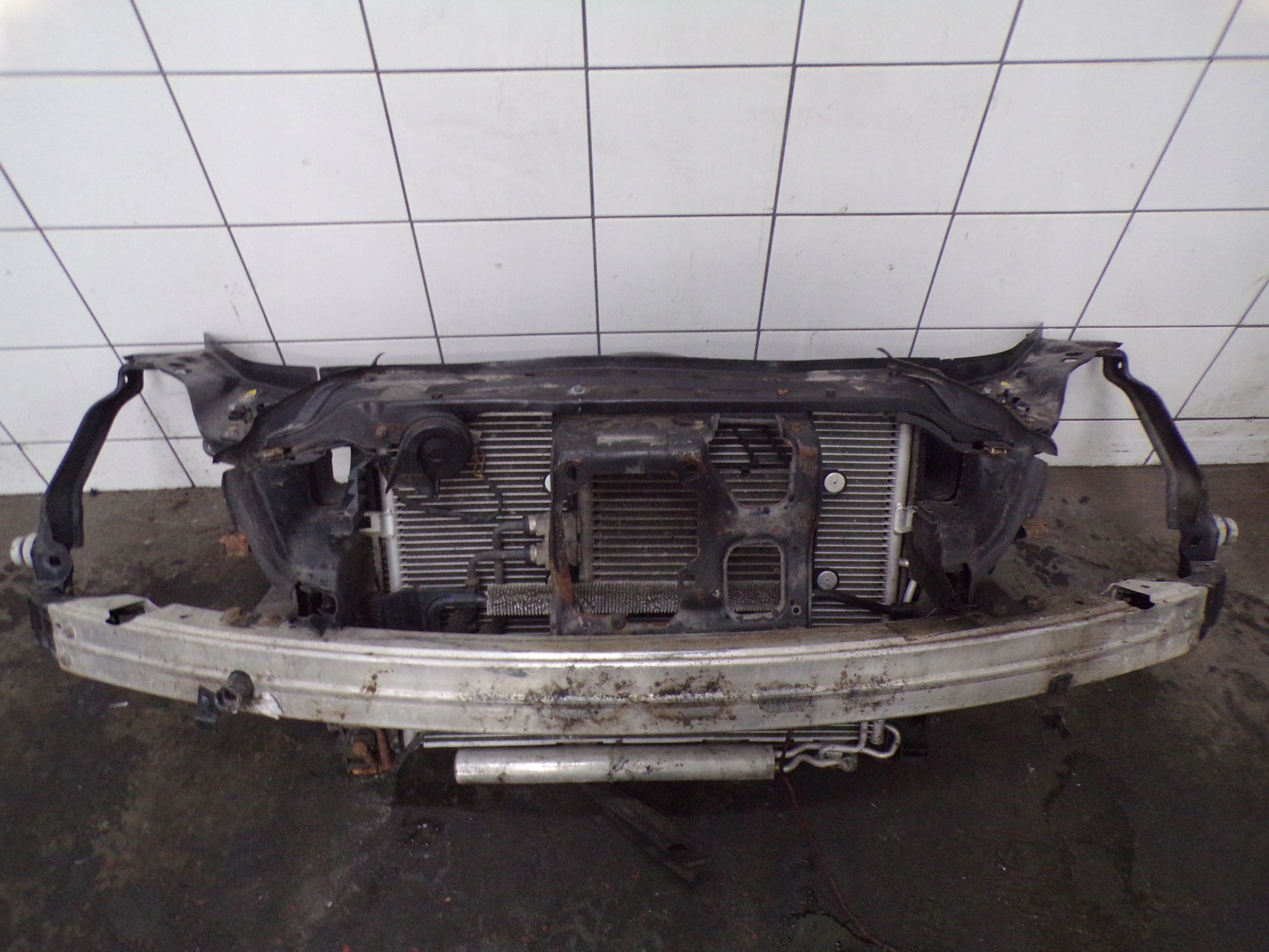 PAS PRZEDNI CHŁODNICE KOMPLET MERCEDES W219 CLS