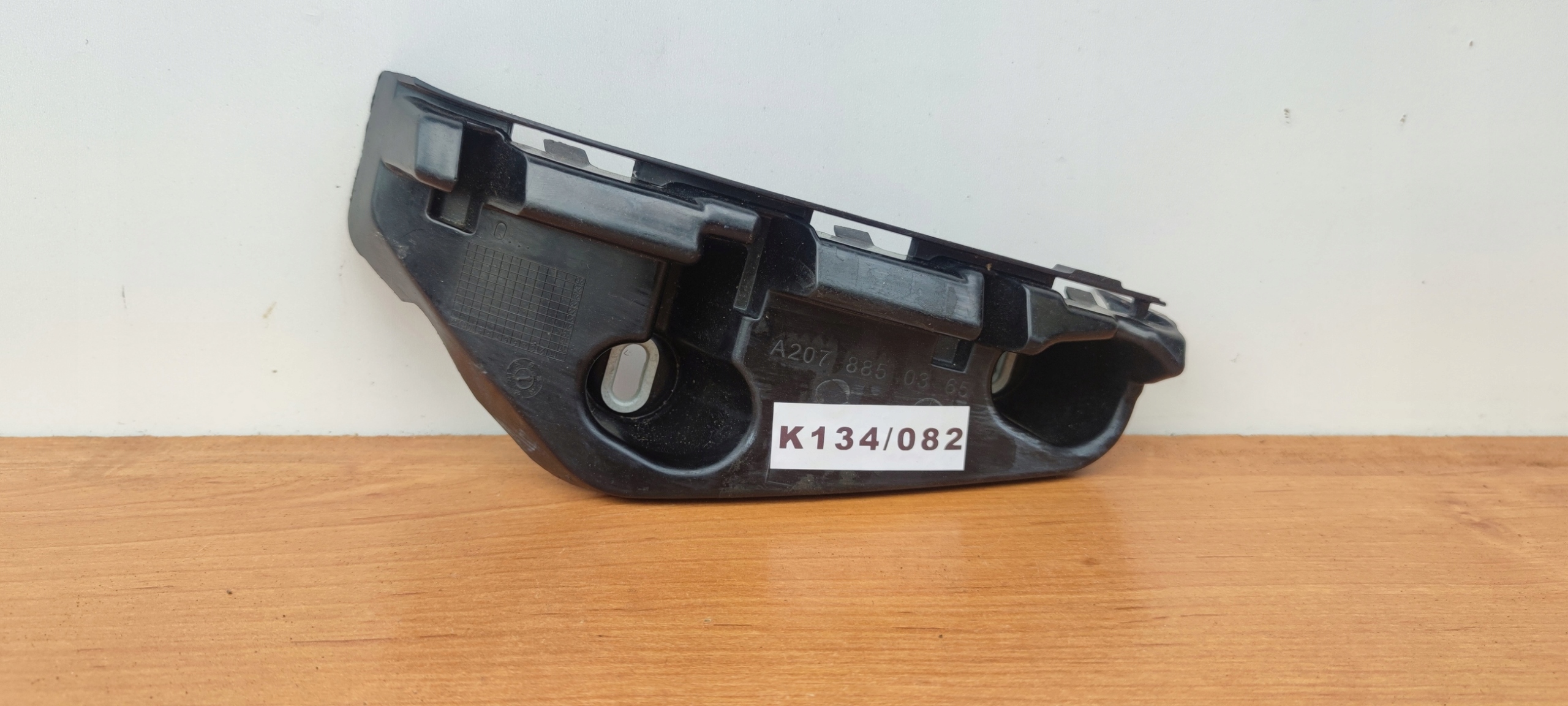 MERCEDES E-KLASA 207 W207 left bumper bracket rear part