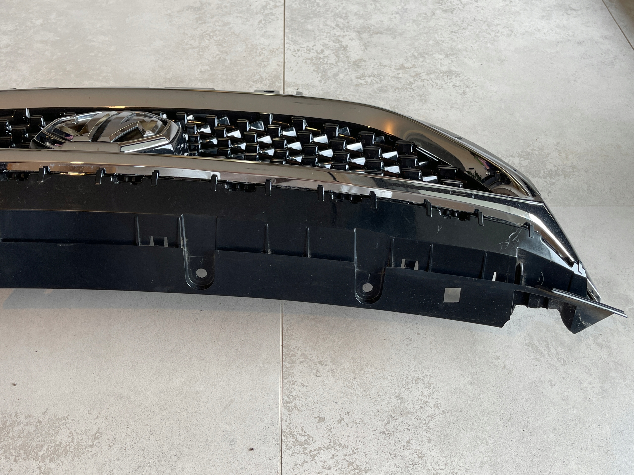 MG HS SUV ATRAPA CHŁODNICY GRILL KRATKA Z KAMERĄ 10021164 Numery katalogowe zamienników 10021164