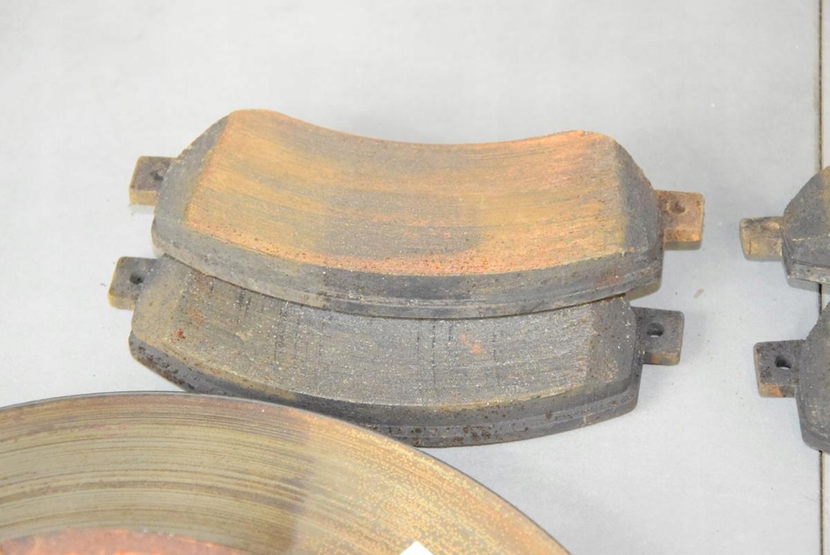 VW AMAROK 2.0 TDI discs plates front