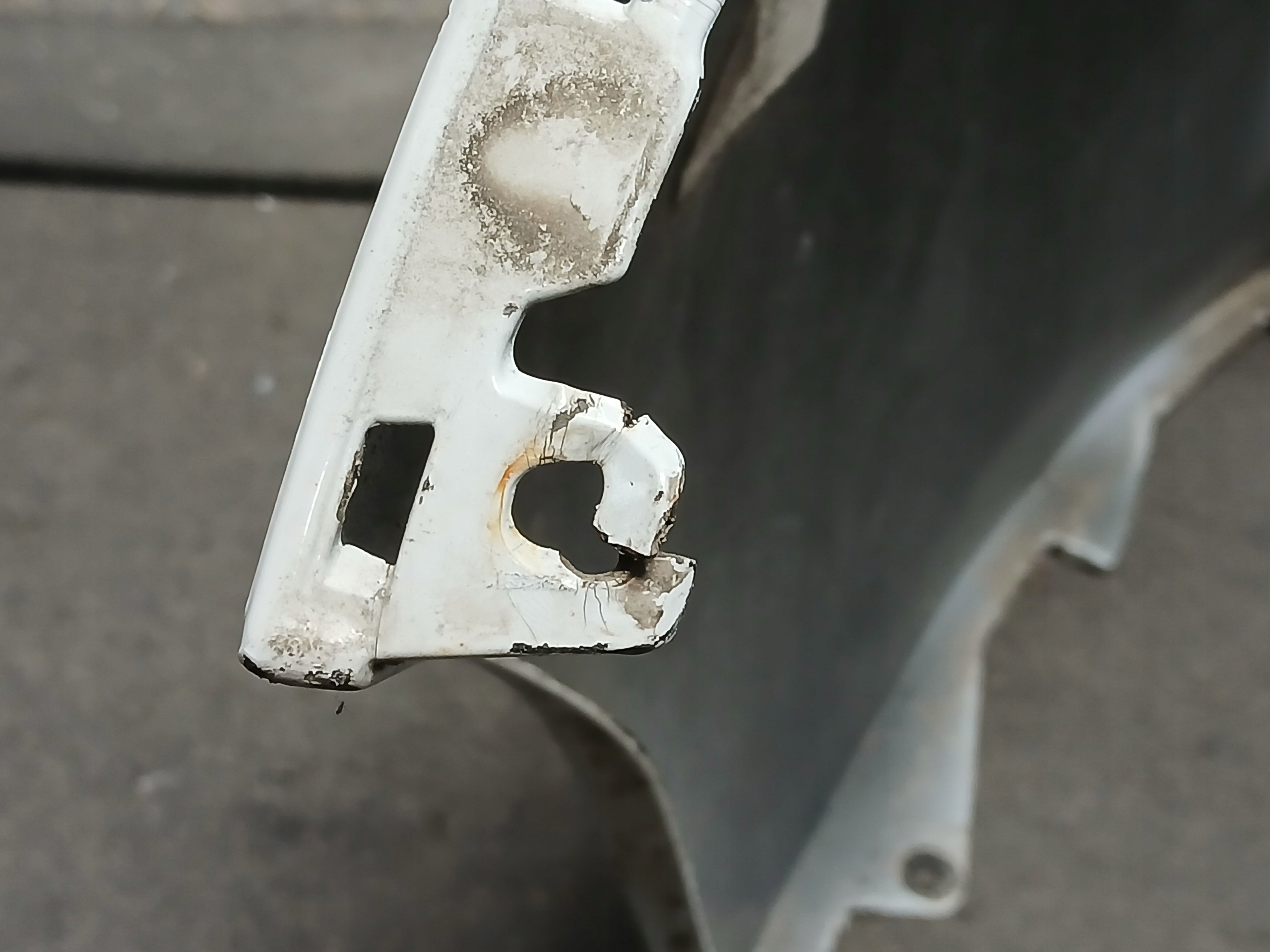 nárazník predok RENAULT CLIO IV 4