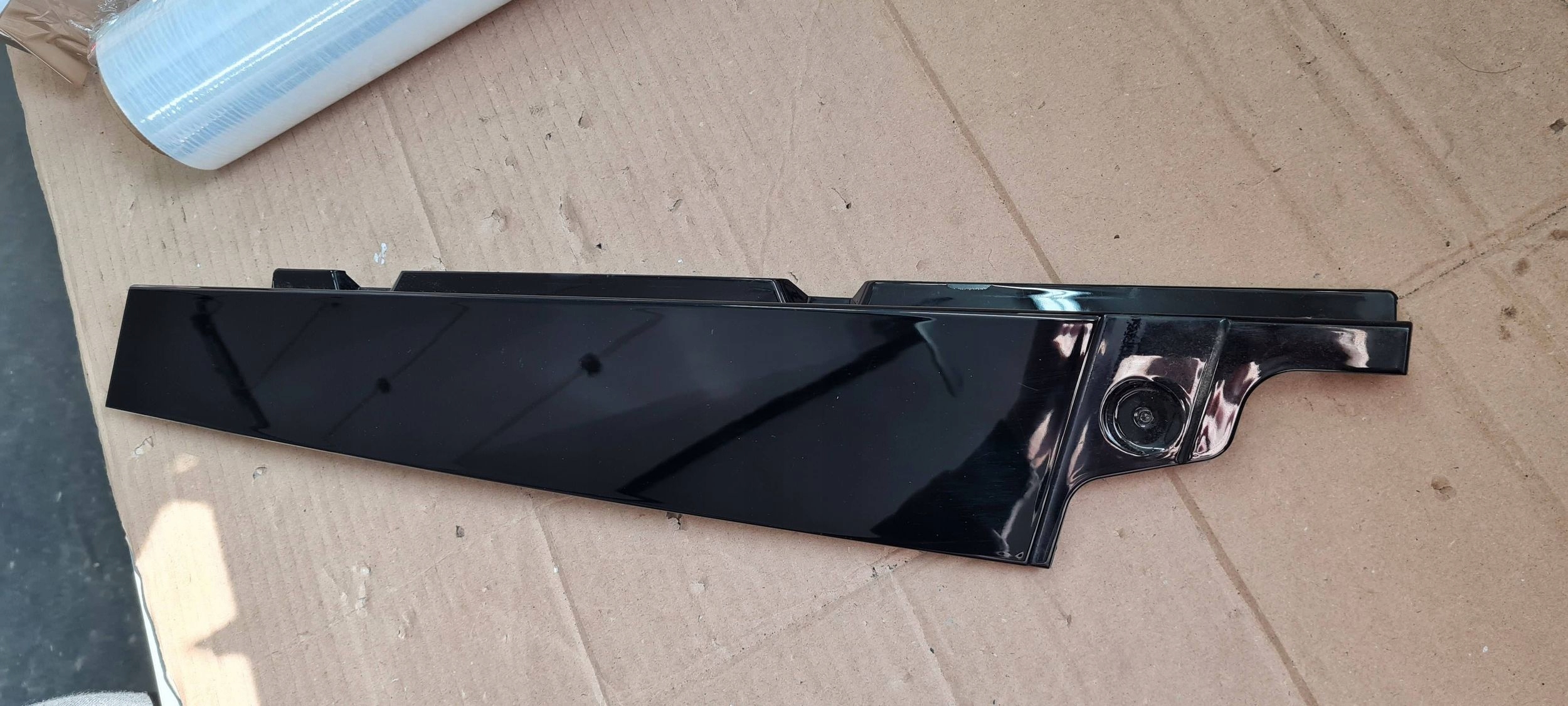 Jeep Grand Cherokee WL 2022 moulding vertical door cap right right front